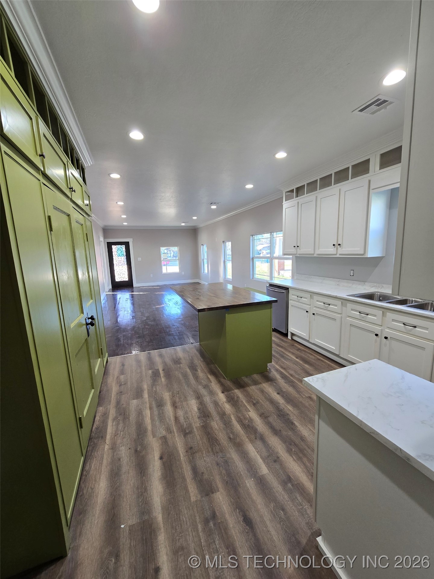 416 S 6th Property Photo 15