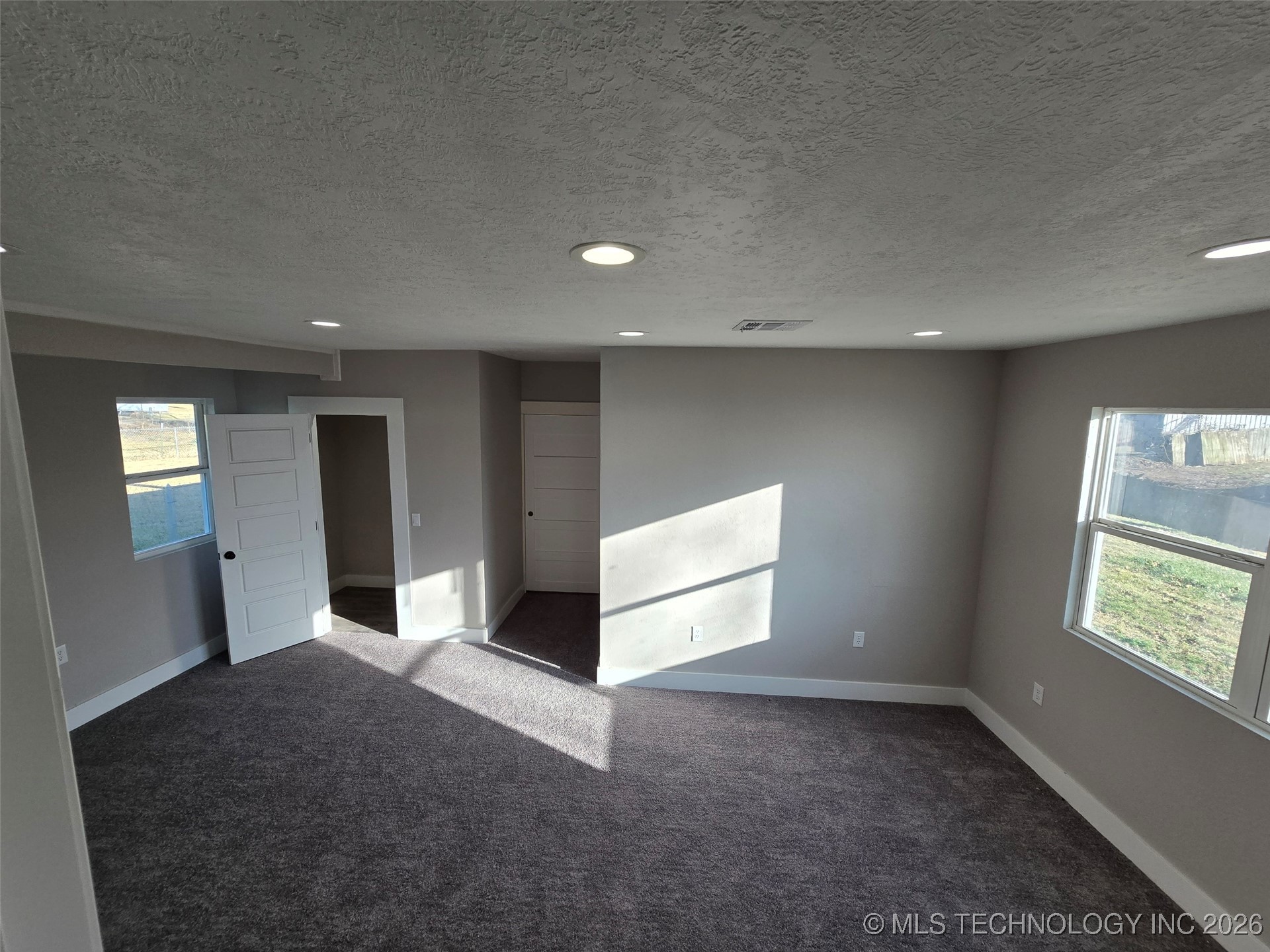 416 S 6th Property Photo 31