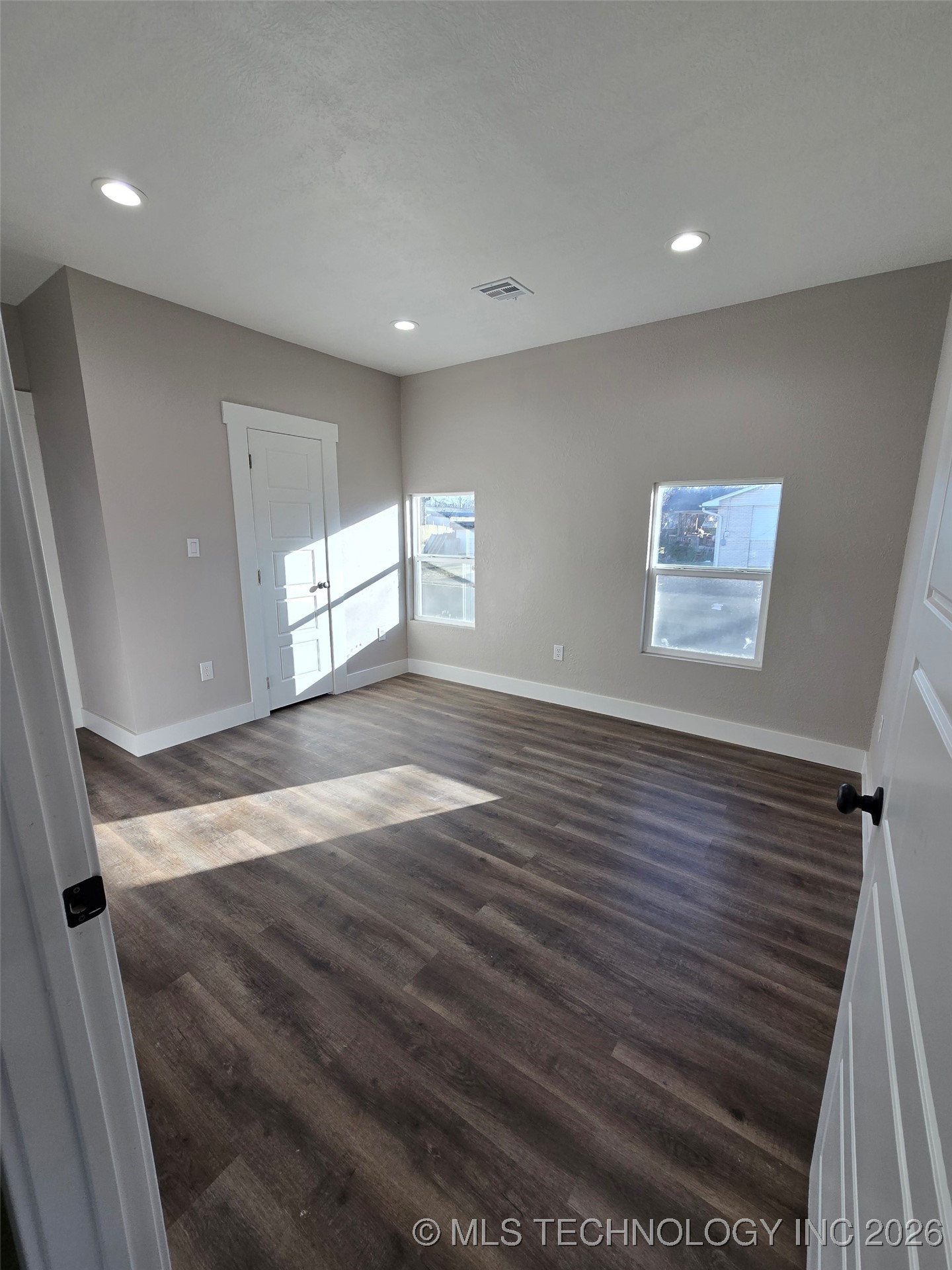 416 S 6th Property Photo 33