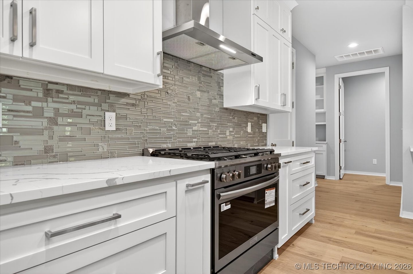 2010 Sheffield Lane Property Photo 18