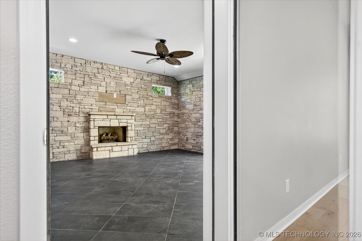 2010 Sheffield Lane Property Photo 21