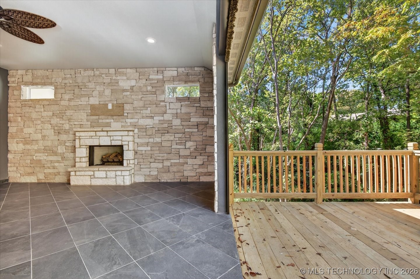 2010 Sheffield Lane Property Photo 24