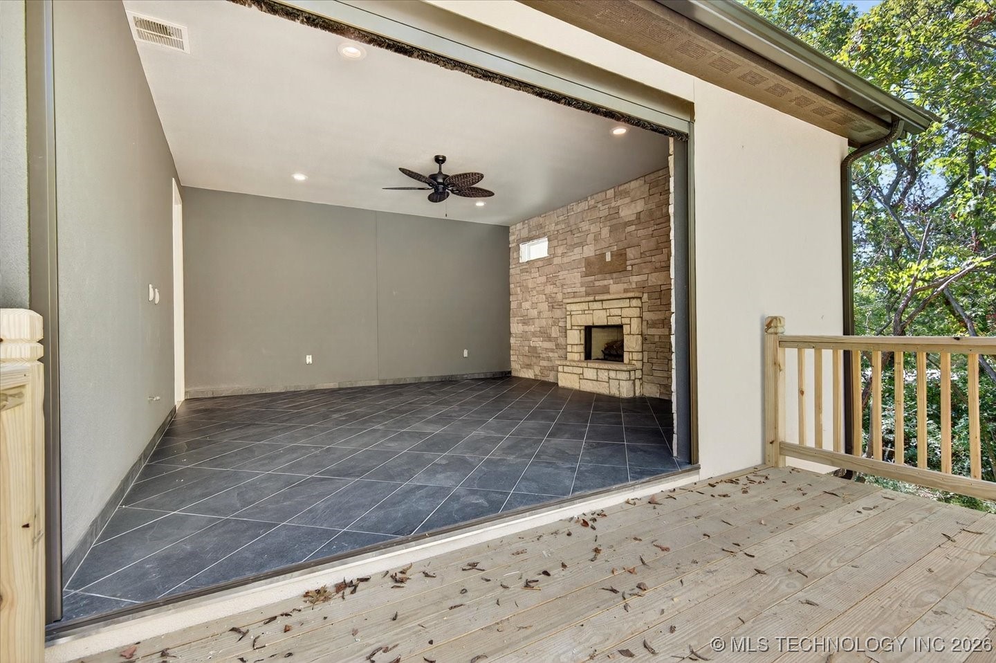 2010 Sheffield Lane Property Photo 25