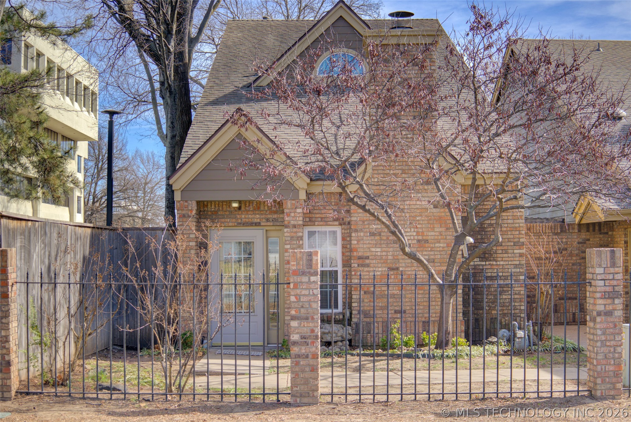 5120 S Columbia Court Property Photo 1