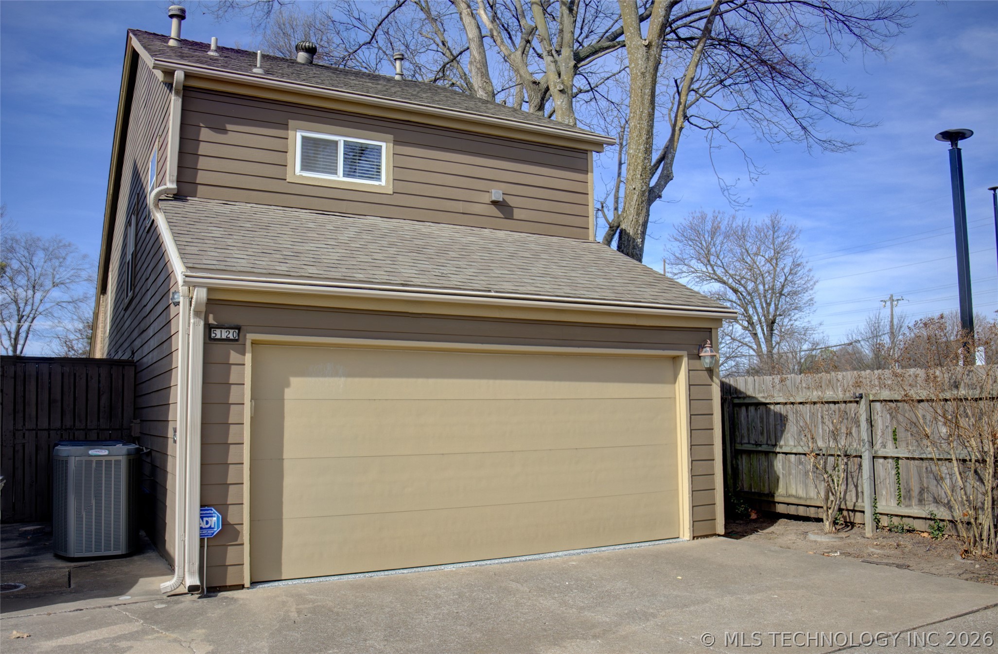 5120 S Columbia Court Property Photo 3