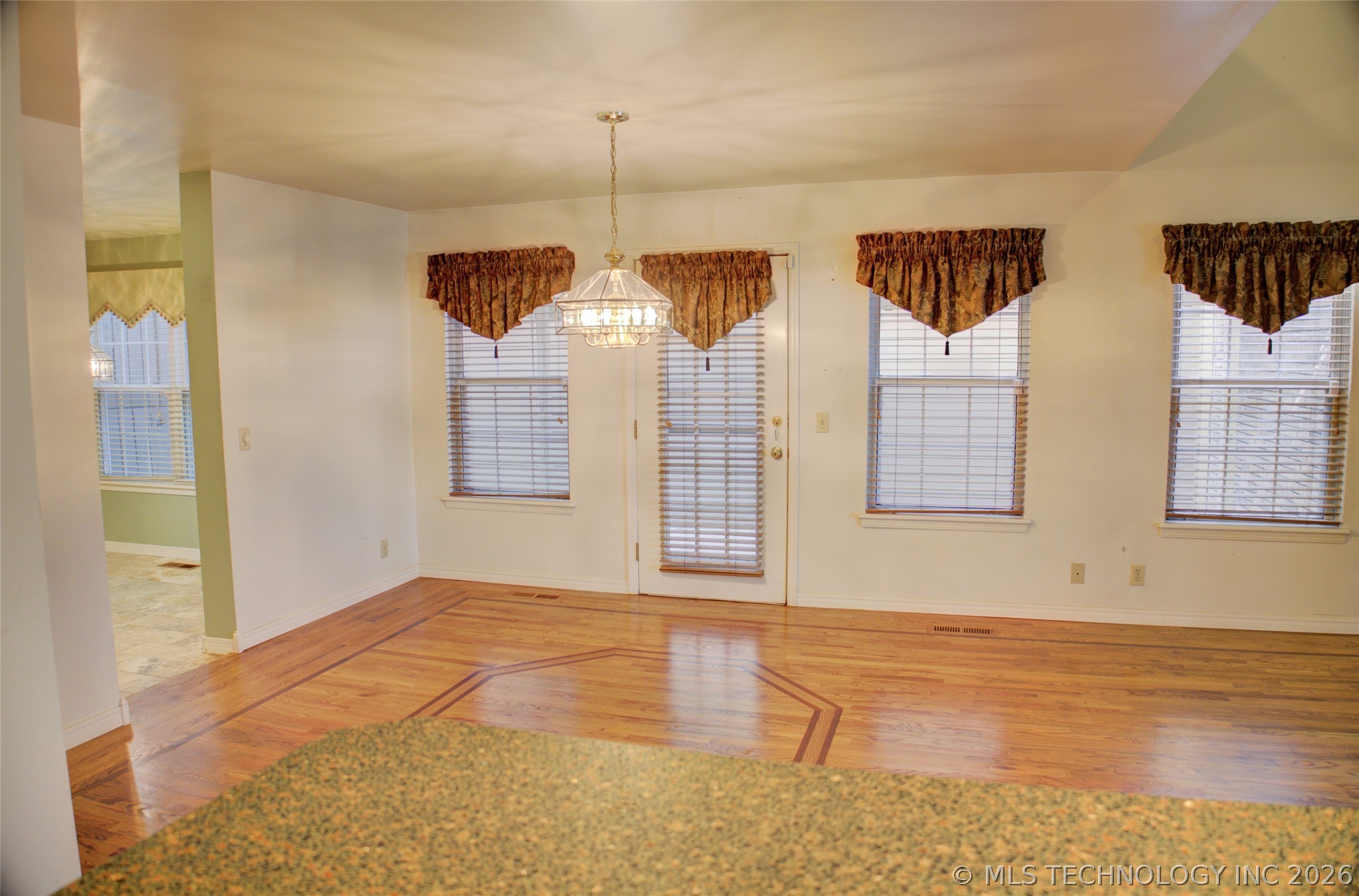 5120 S Columbia Court Property Photo 14