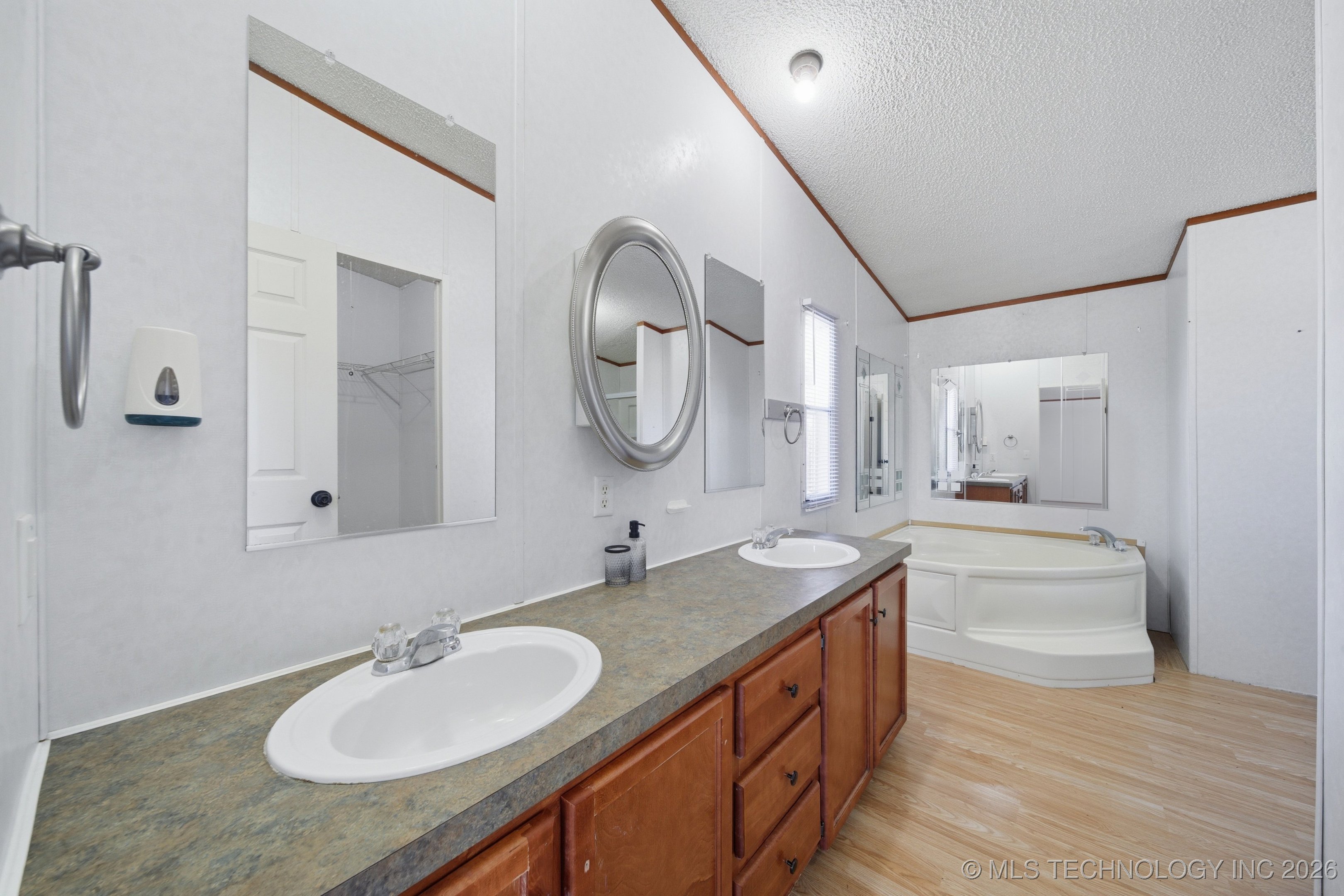 21599 Slick Road Property Photo 27