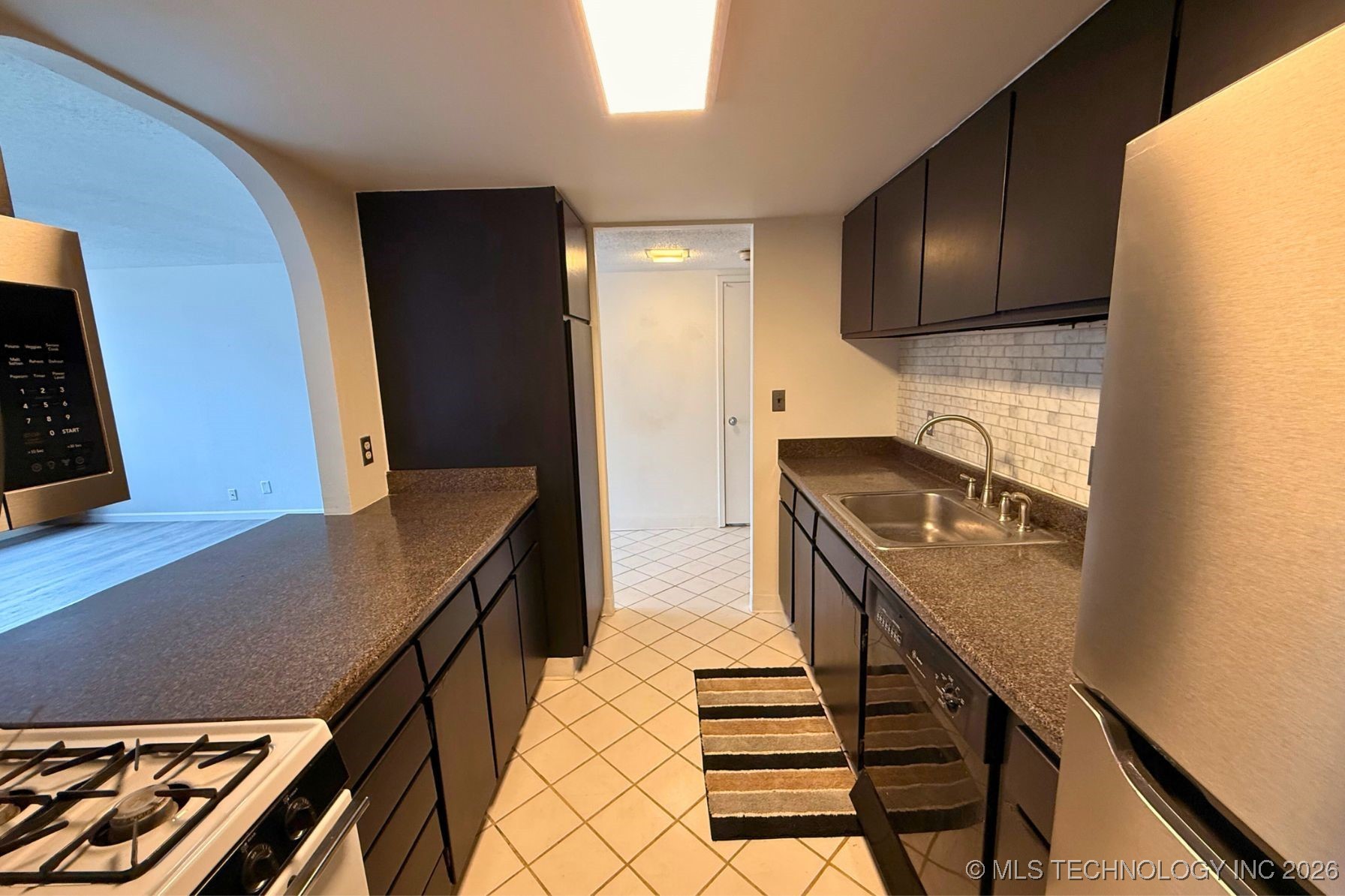 410 W 7th Street 226 Property Photo 3