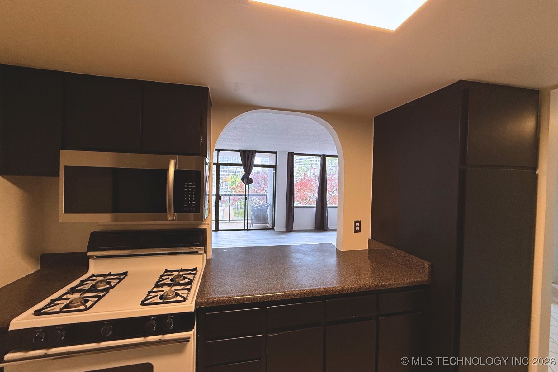 410 W 7th Street 226 Property Photo 4