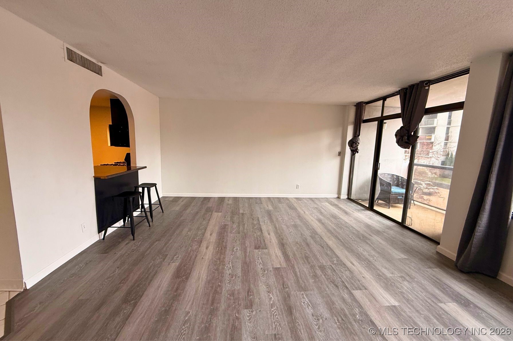 410 W 7th Street 226 Property Photo 7