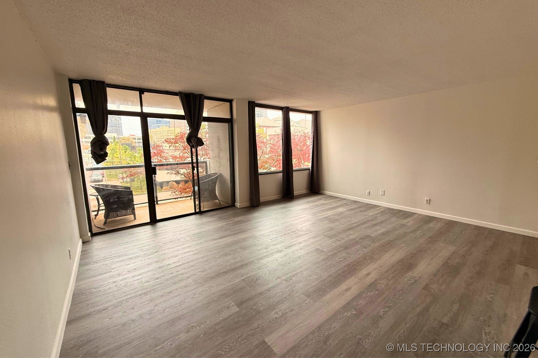 410 W 7th Street 226 Property Photo 8