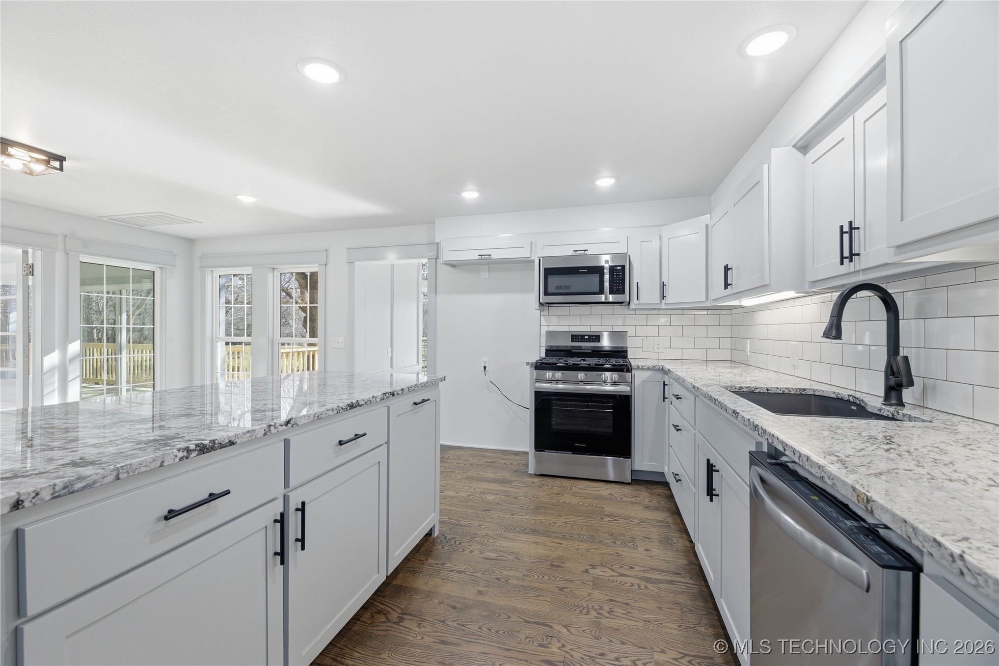 2850 Park Street Property Photo 8