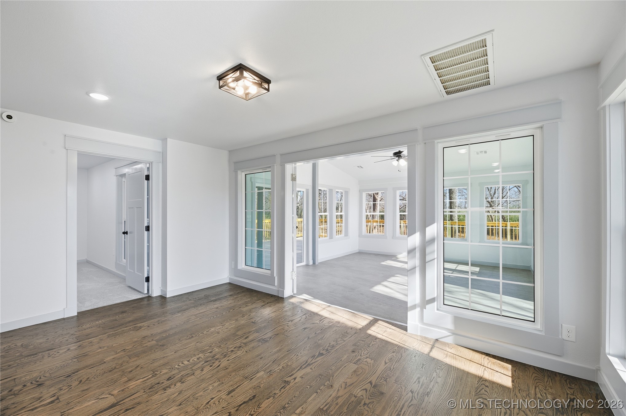 2850 Park Street Property Photo 10