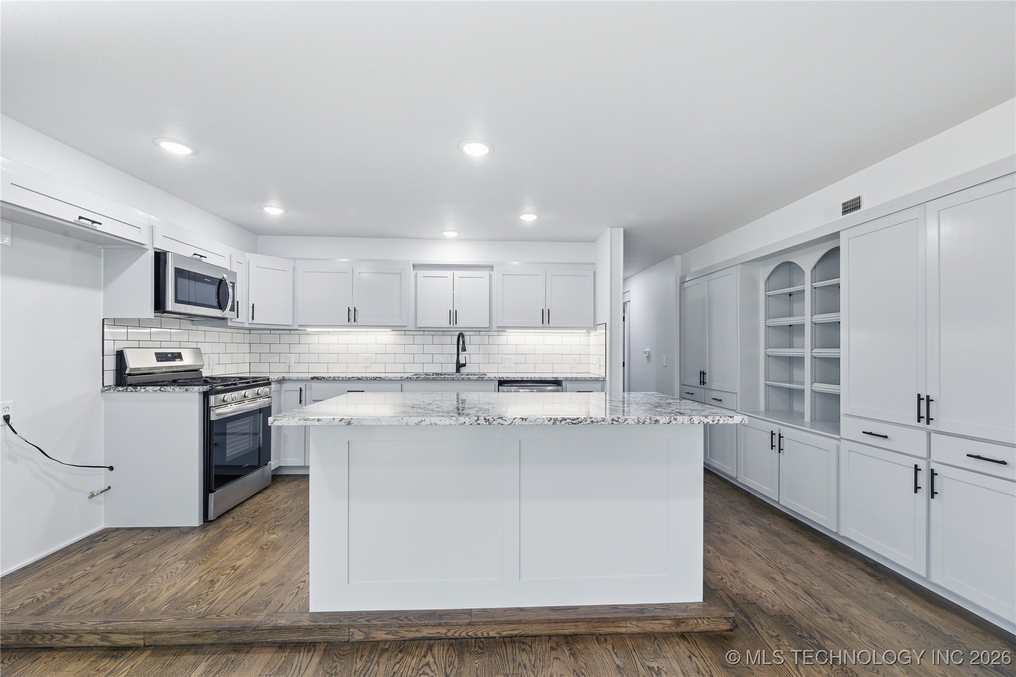 2850 Park Street Property Photo 11