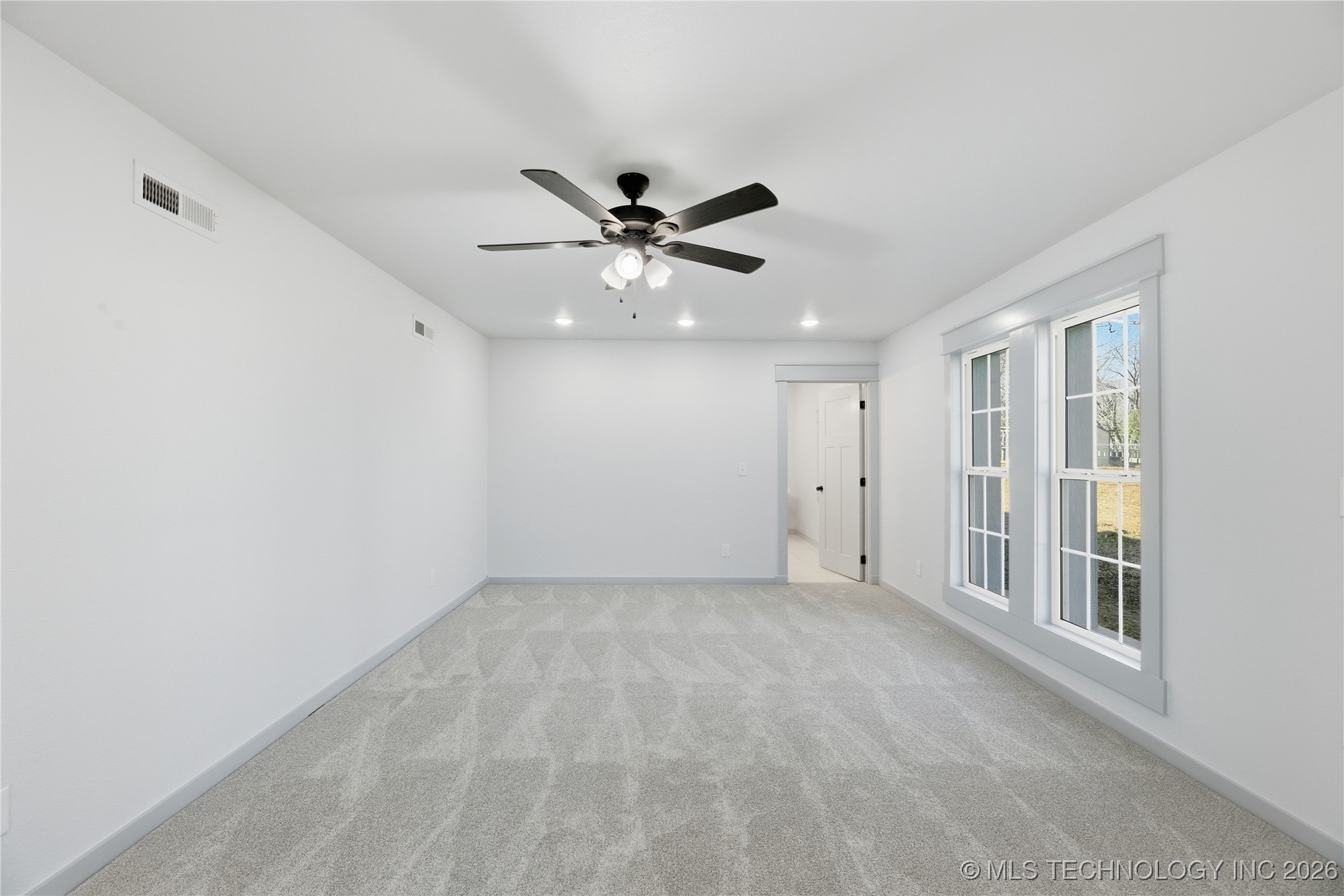 2850 Park Street Property Photo 14