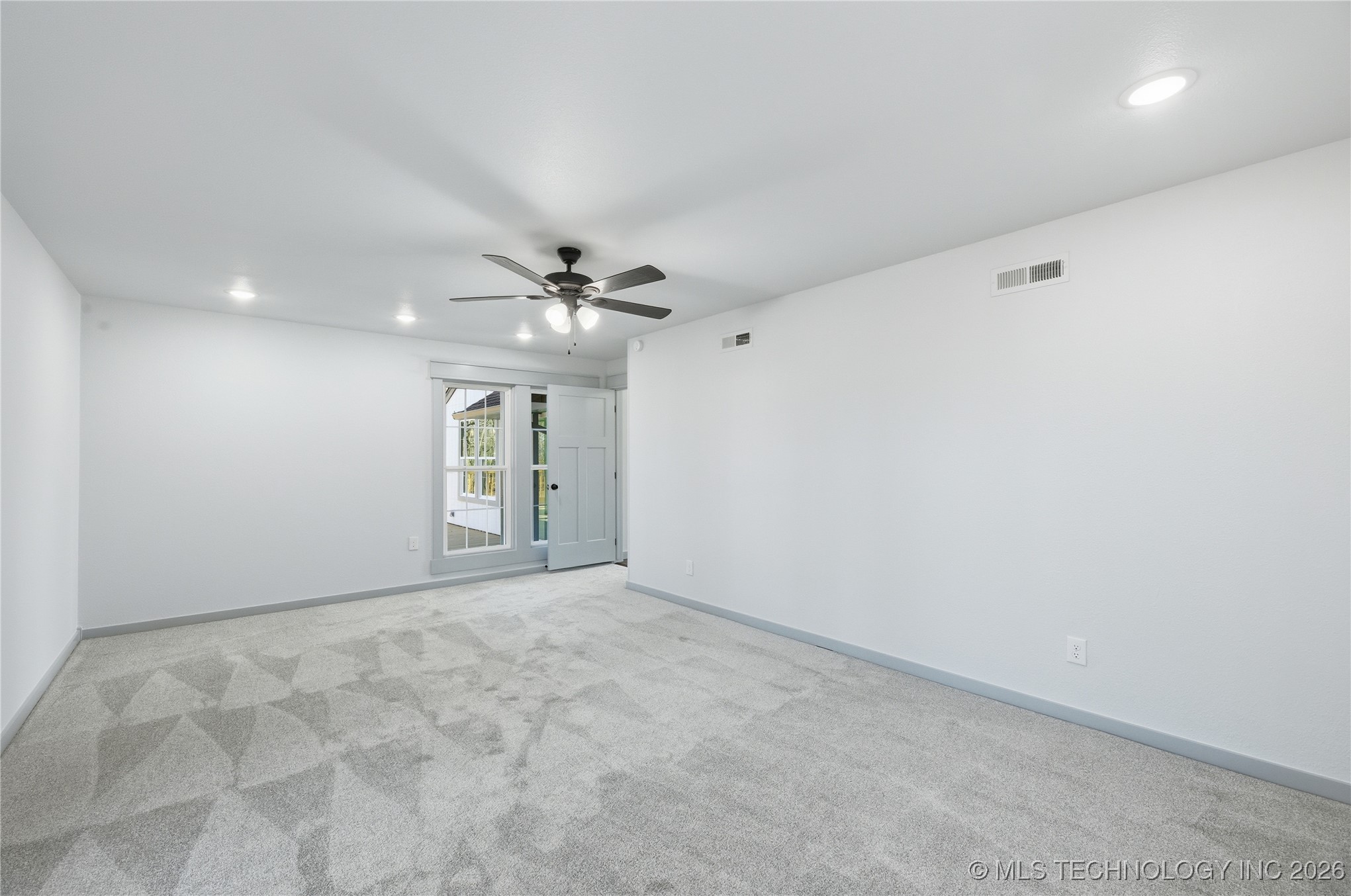 2850 Park Street Property Photo 15