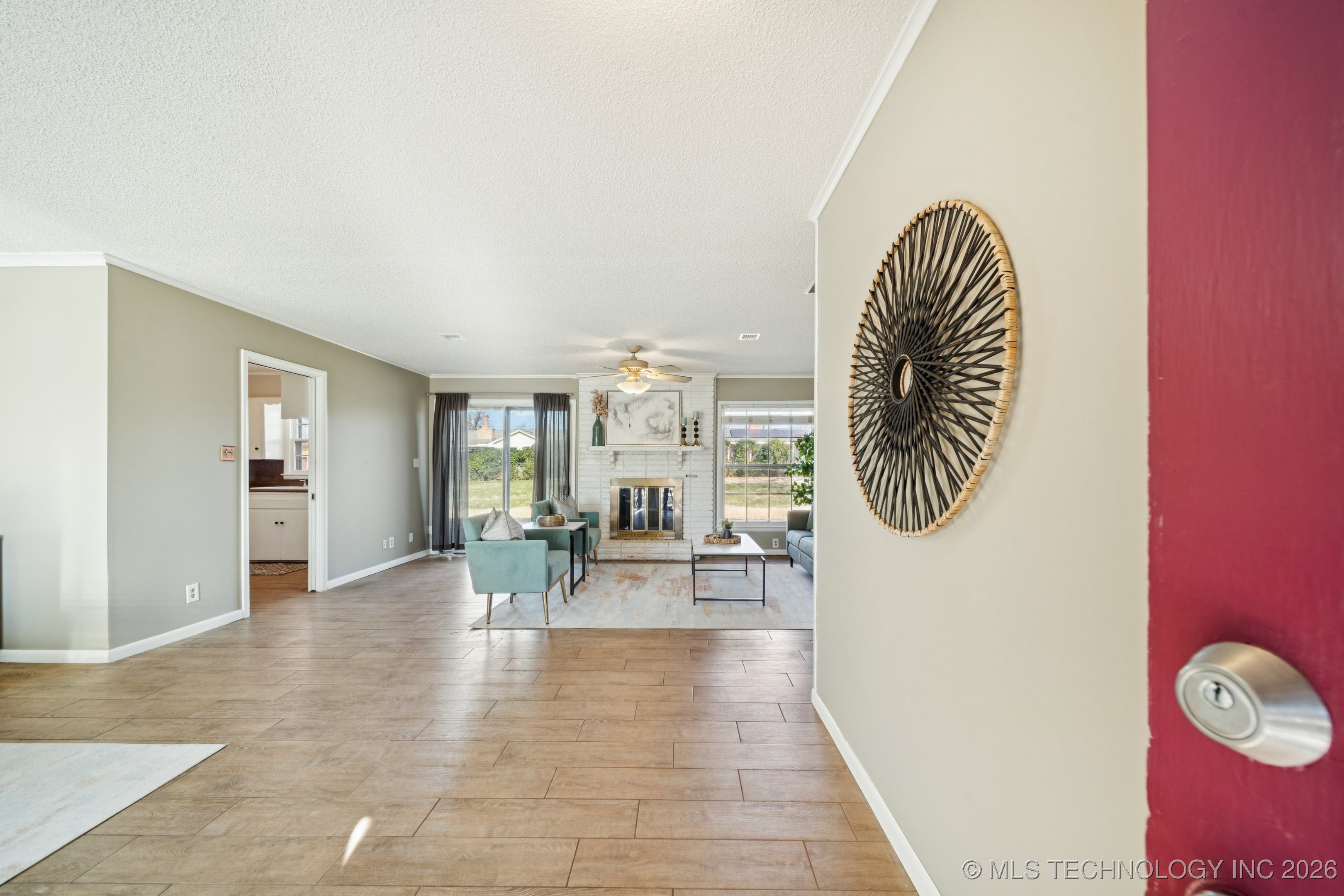 3821 E 56th Street Property Photo 5