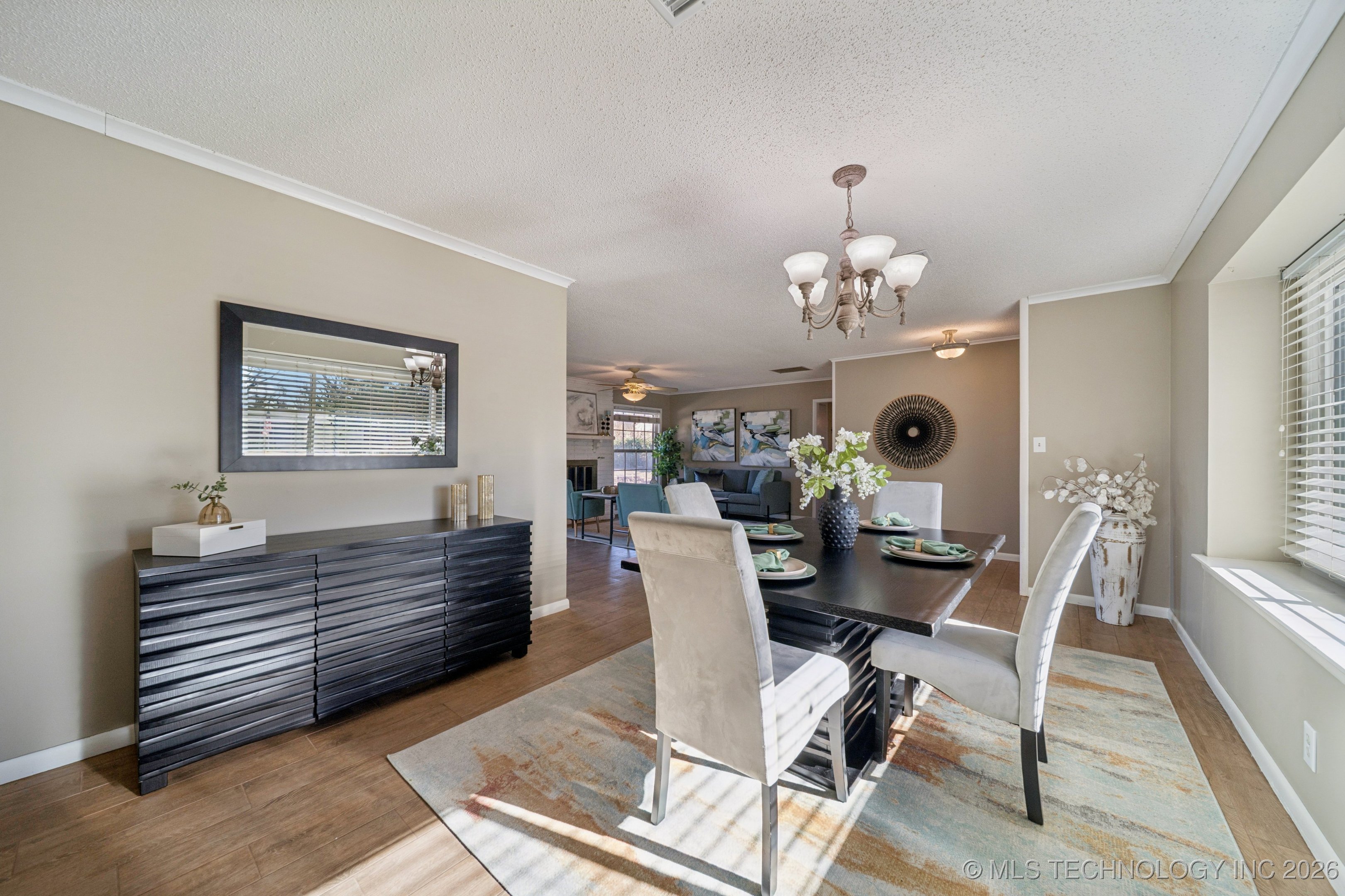 3821 E 56th Street Property Photo 6