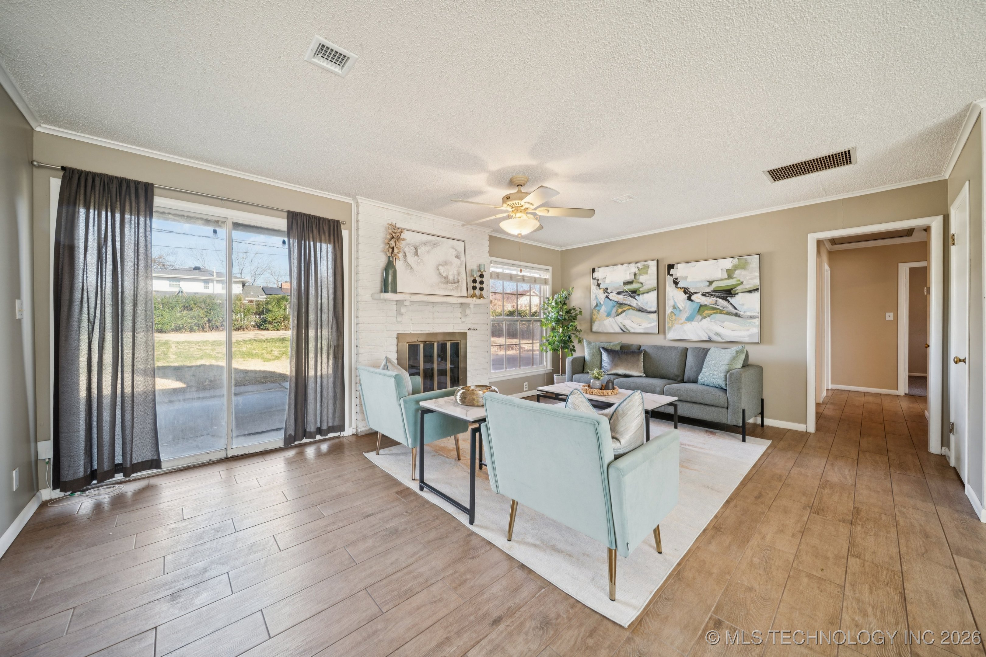 3821 E 56th Street Property Photo 7