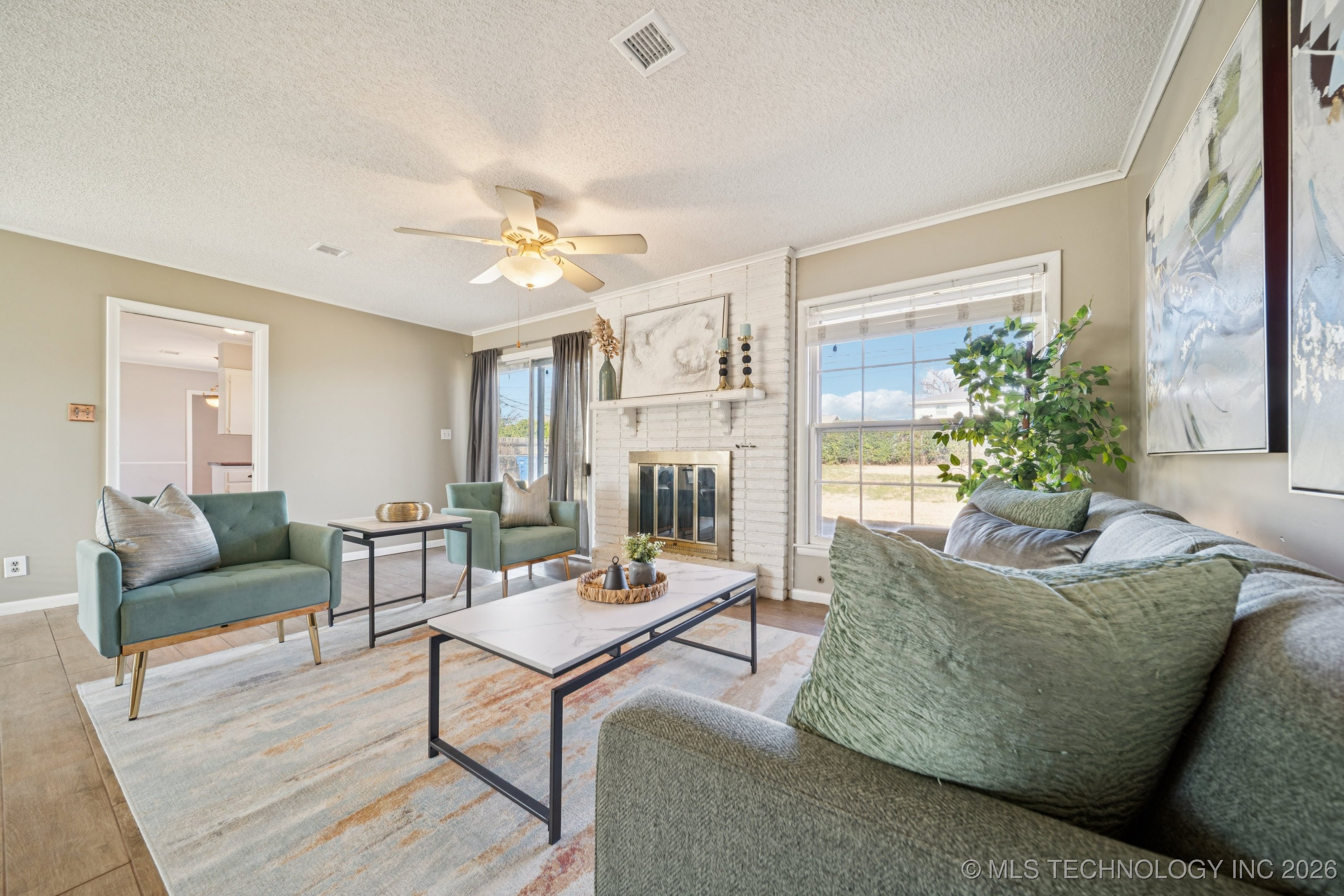 3821 E 56th Street Property Photo 8