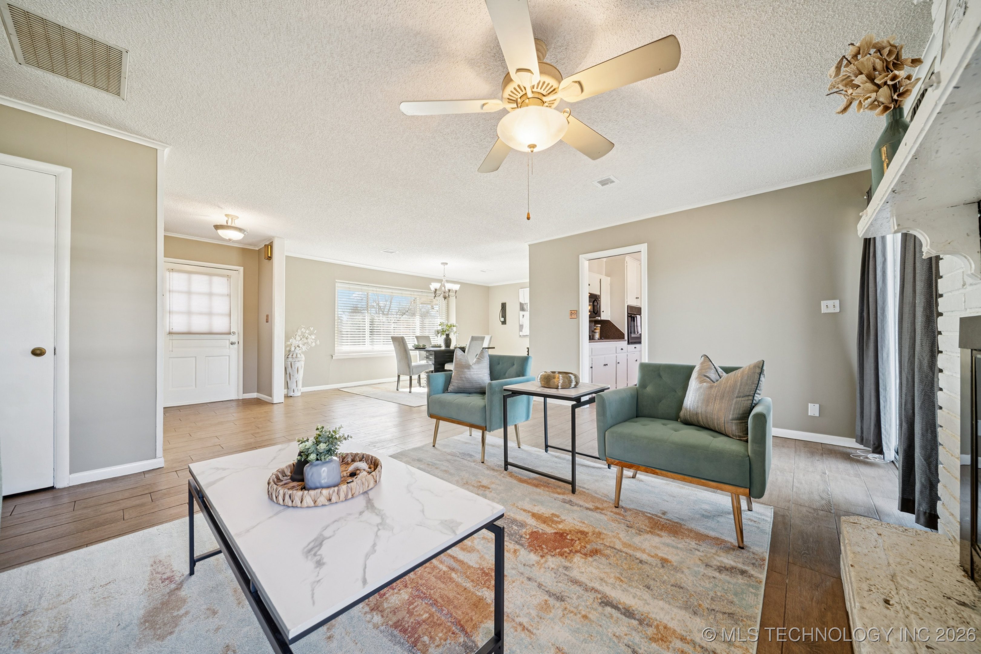 3821 E 56th Street Property Photo 9