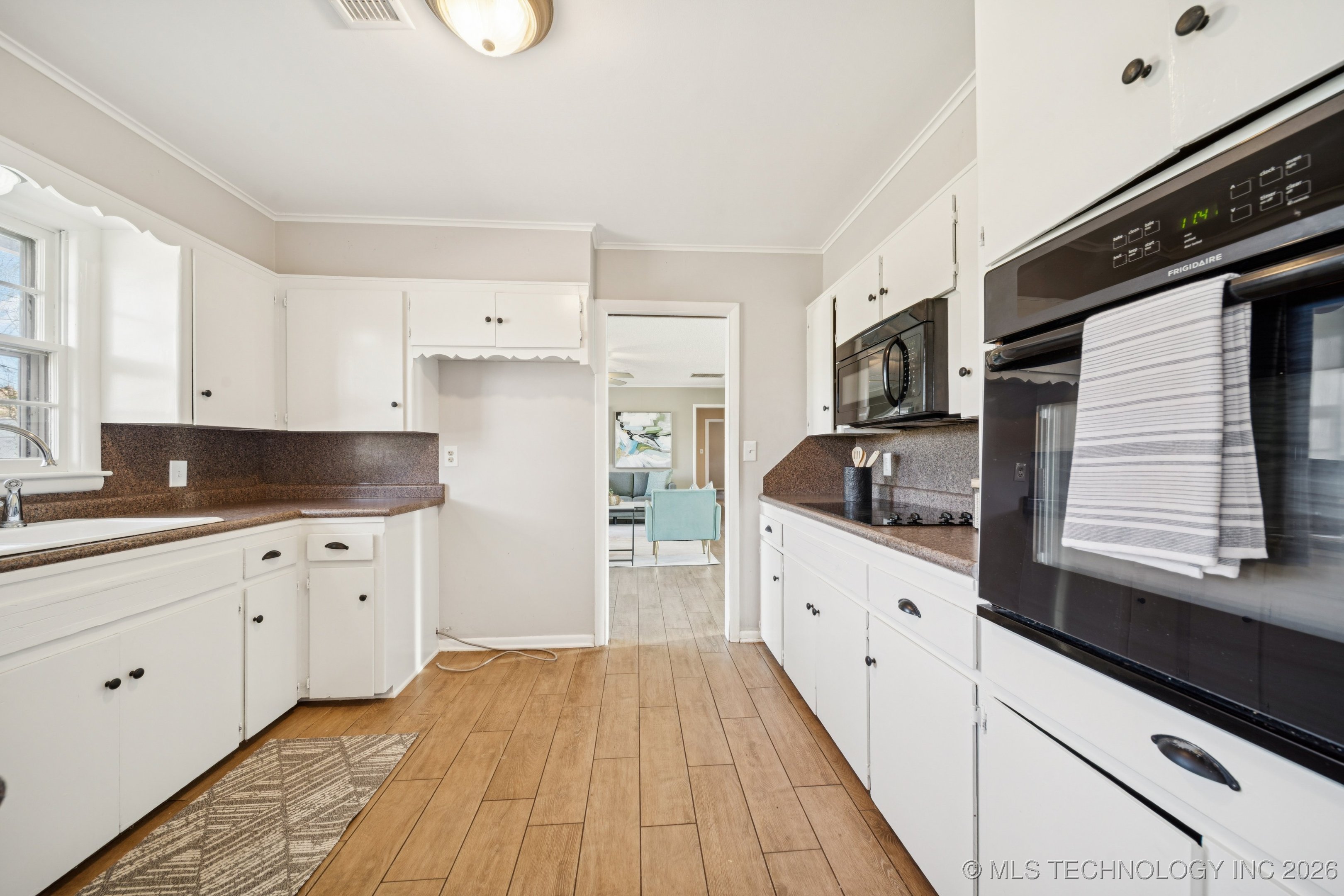 3821 E 56th Street Property Photo 10