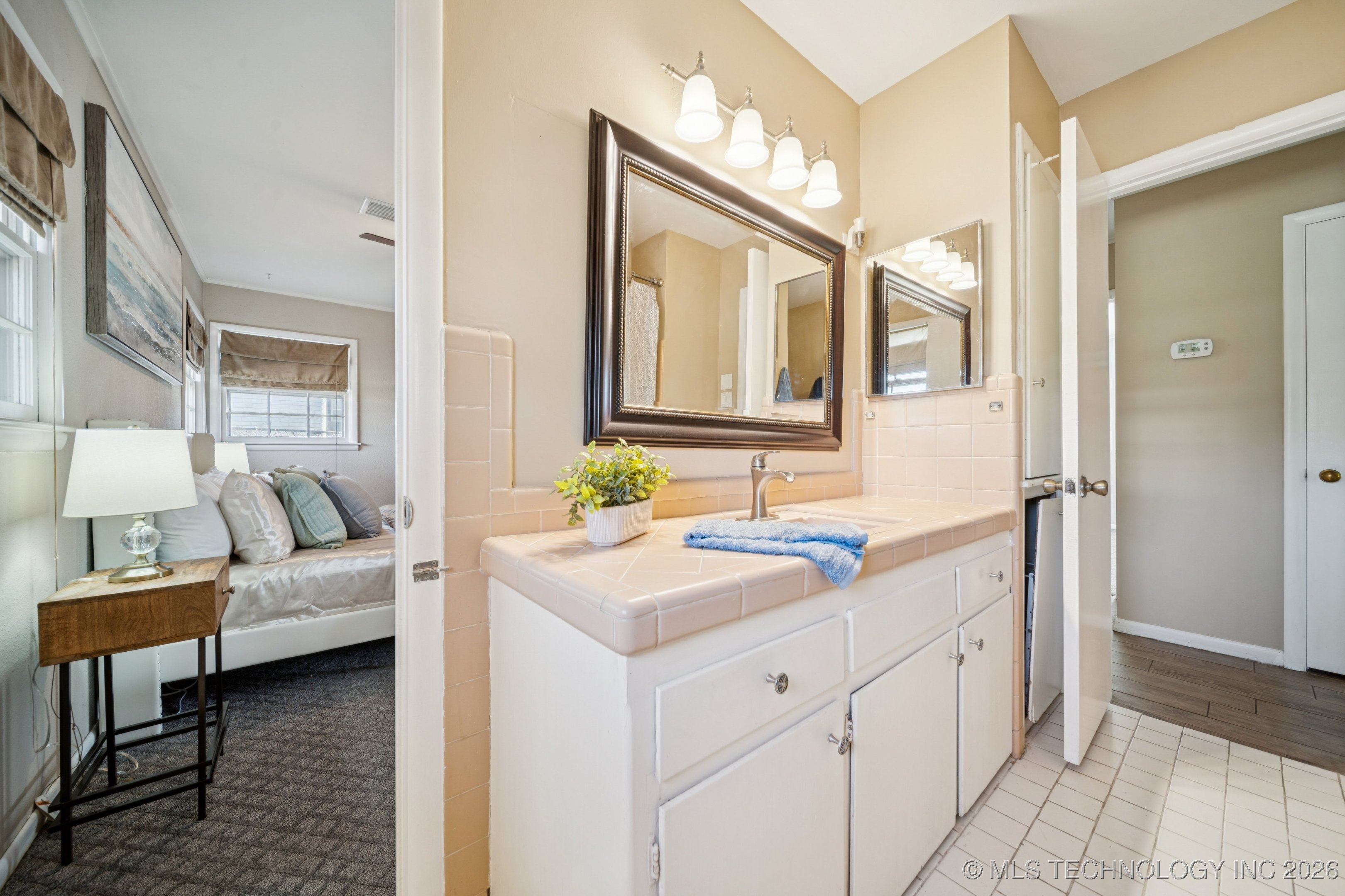 3821 E 56th Street Property Photo 17