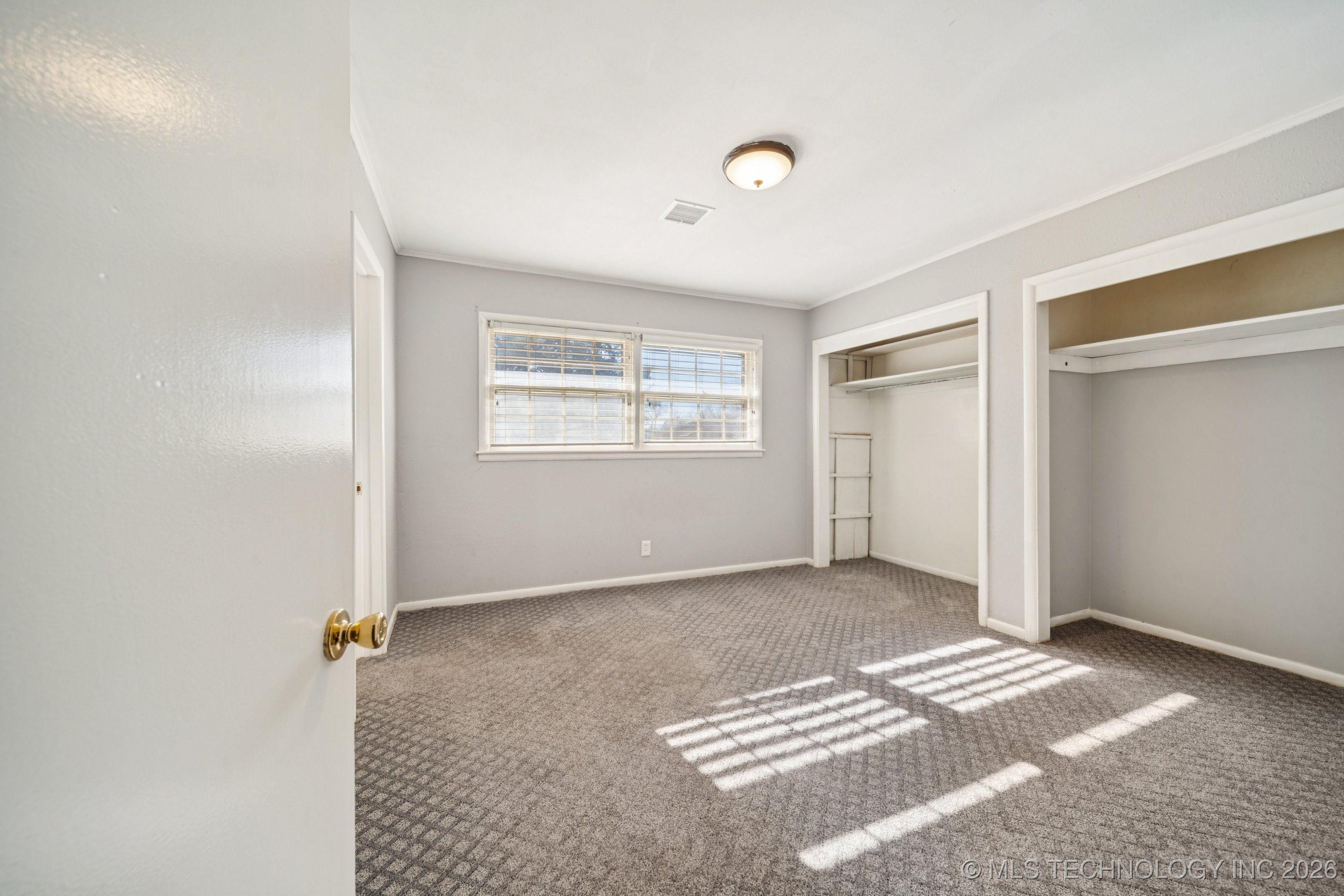 3821 E 56th Street Property Photo 18