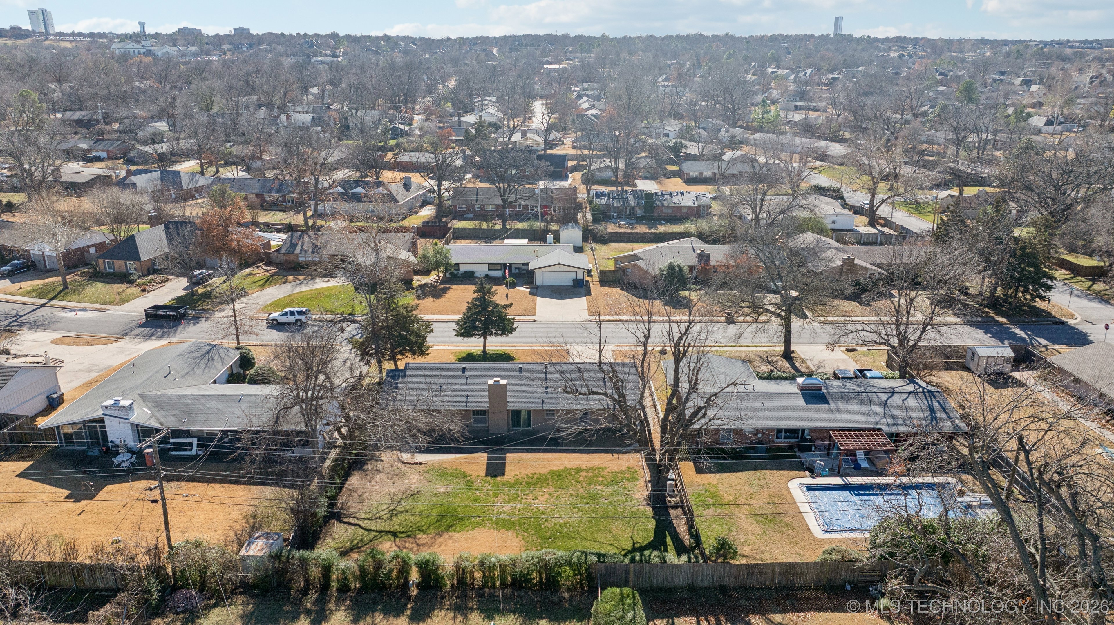 3821 E 56th Street Property Photo 22