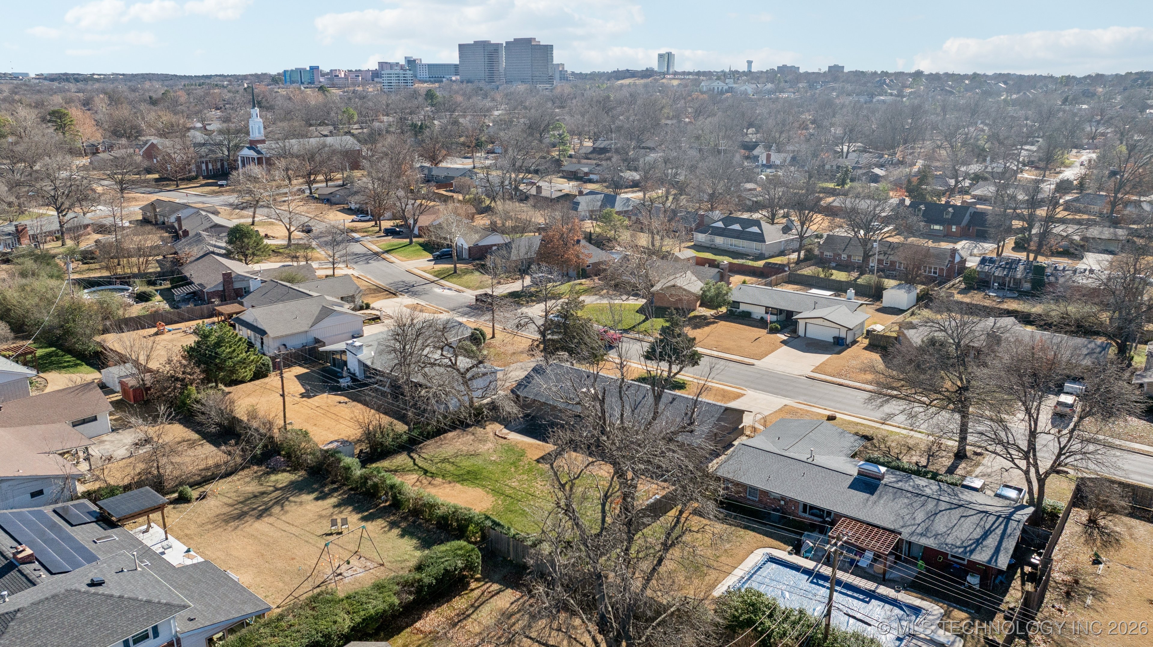 3821 E 56th Street Property Photo 23