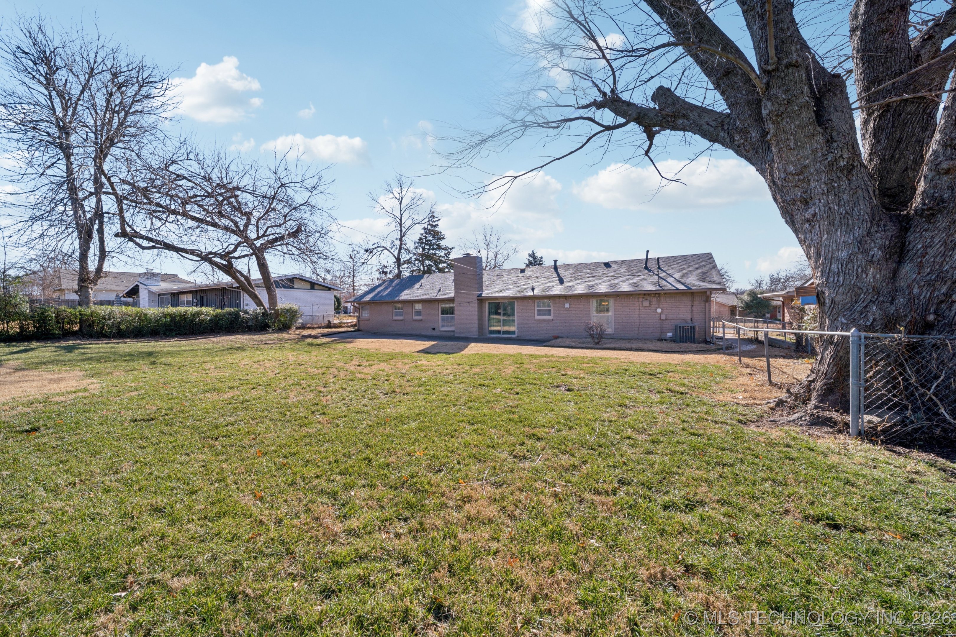 3821 E 56th Street Property Photo 28