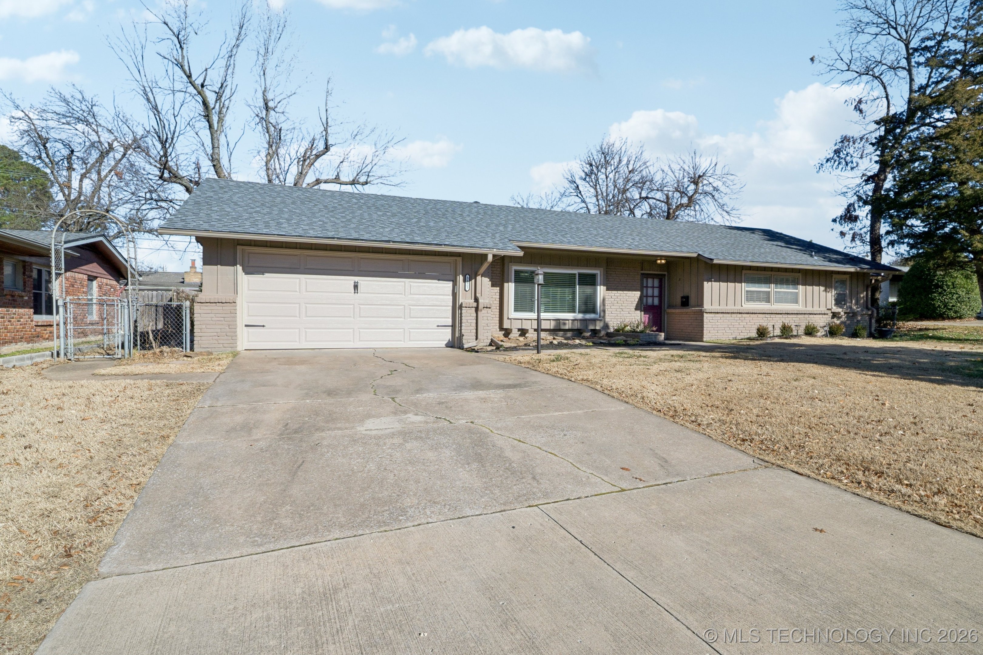 3821 E 56th Street Property Photo 30