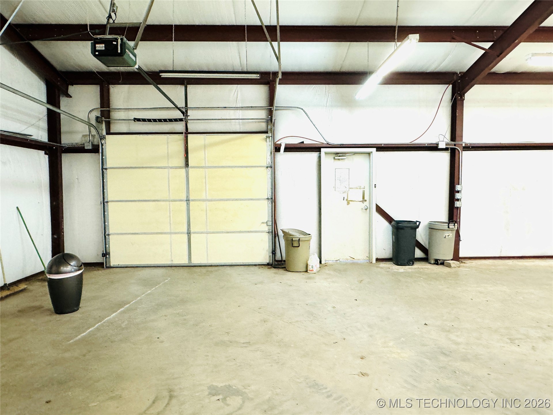 1122 E Main Street Property Photo 5