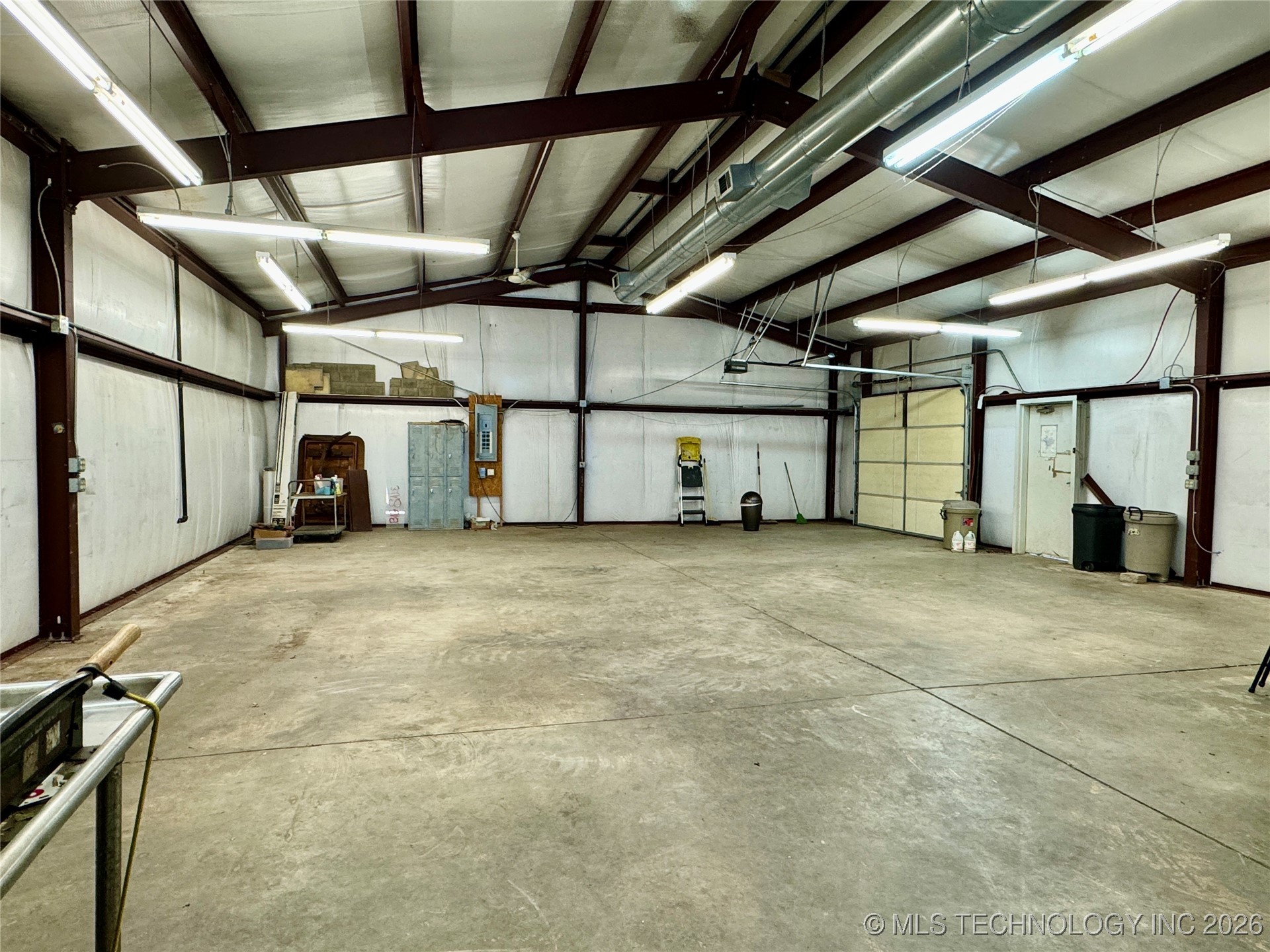 1122 E Main Street Property Photo 6