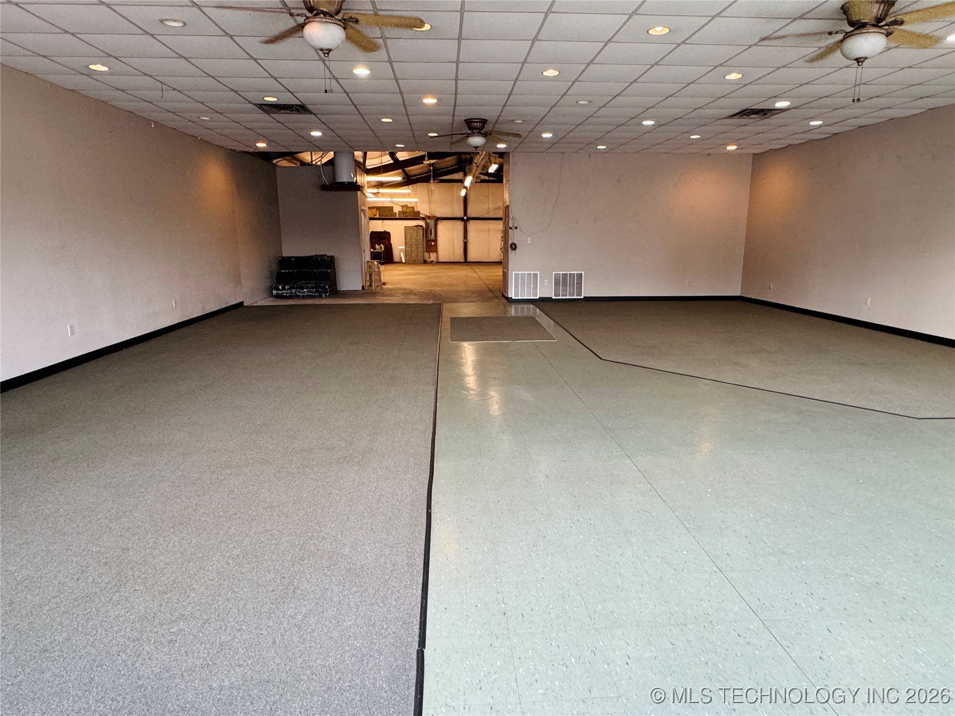 1122 E Main Street Property Photo 8