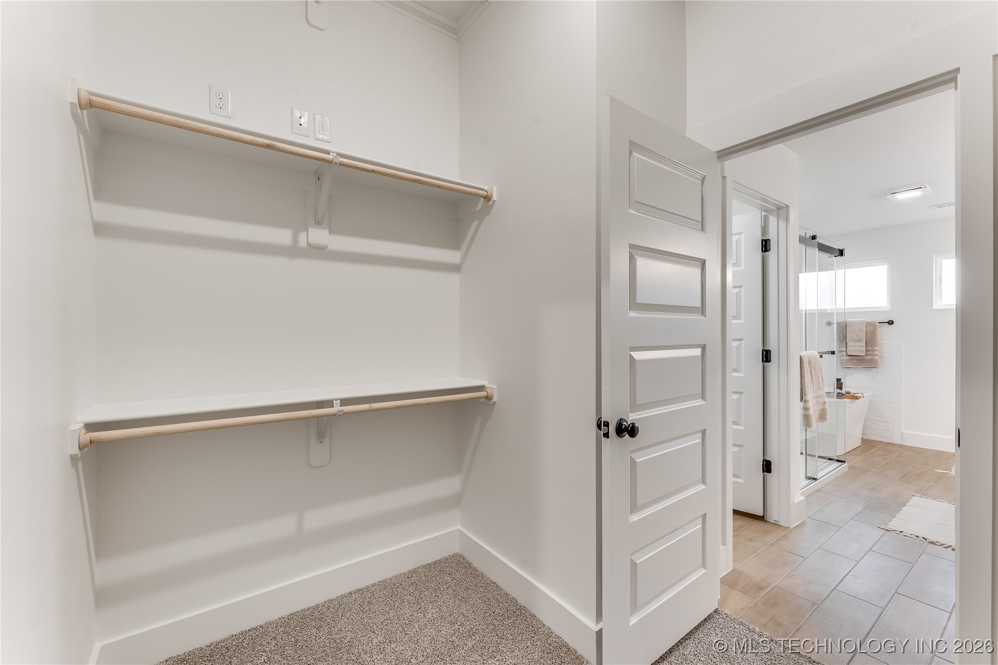 12901 S 21st Place E Property Photo 3