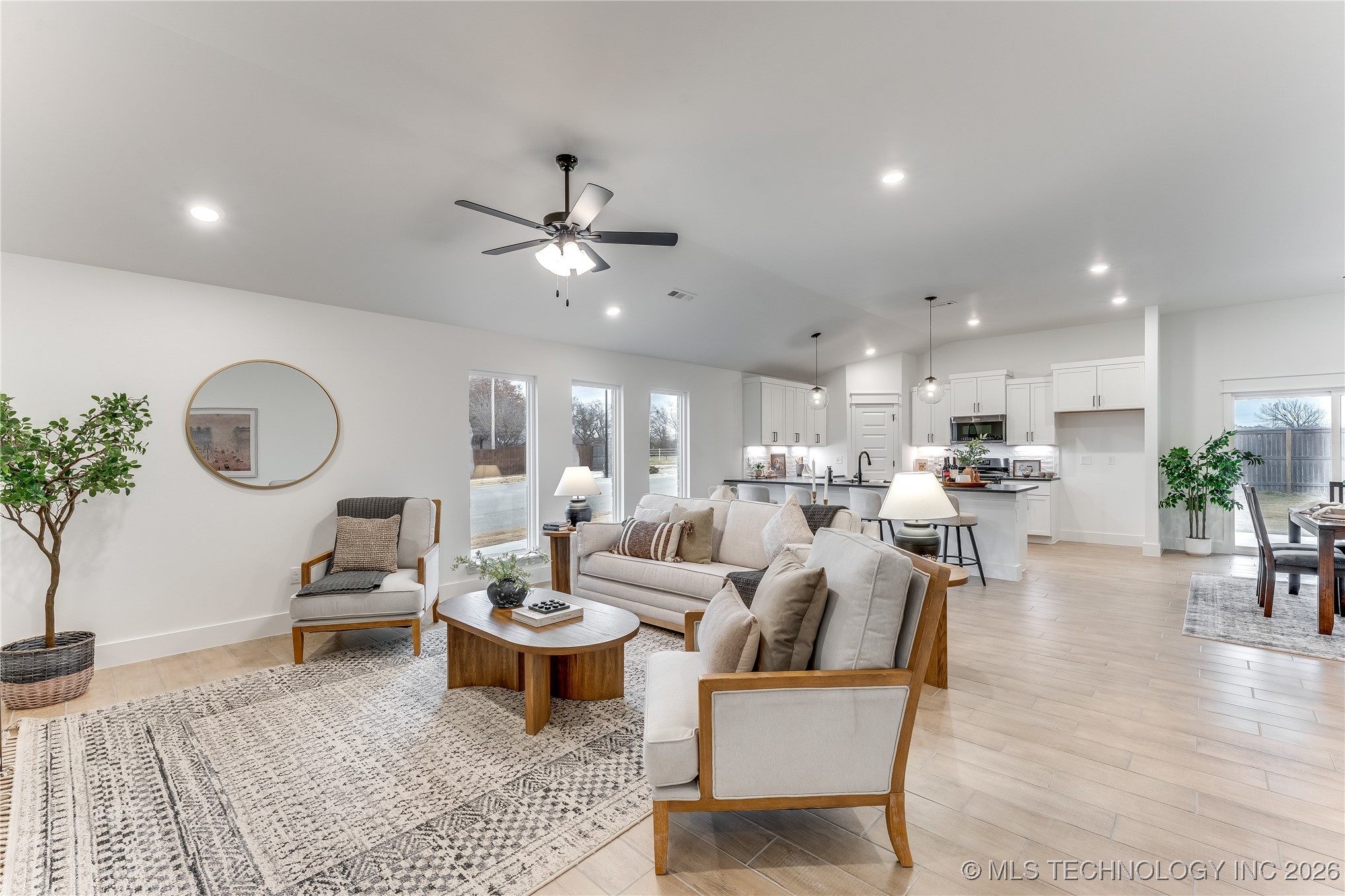 12901 S 21st Place E Property Photo 6