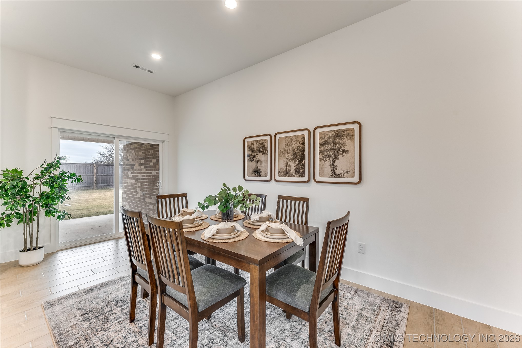 12901 S 21st Place E Property Photo 10