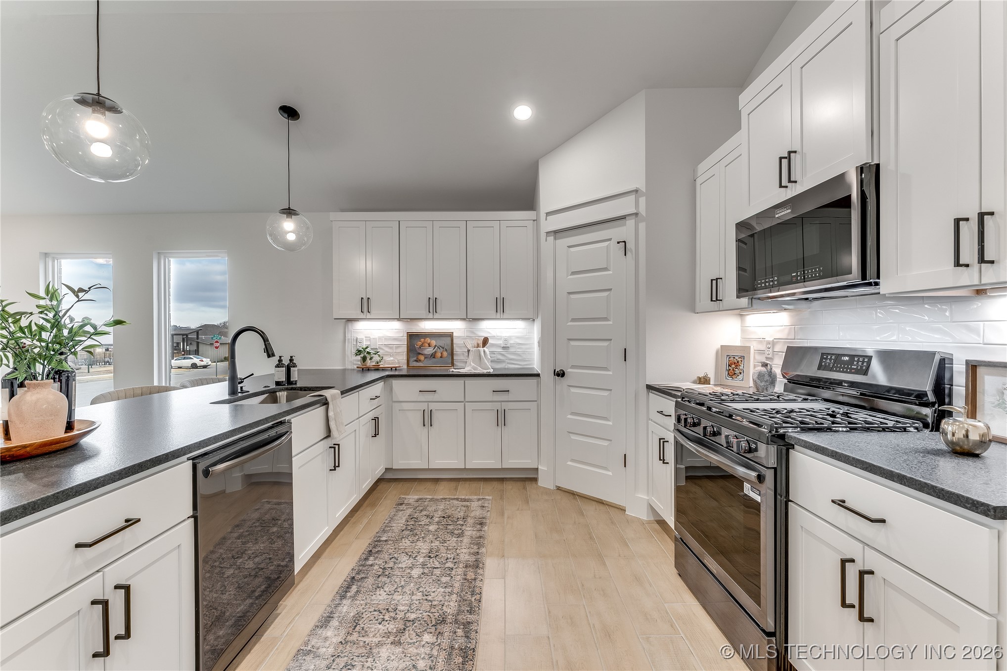 12901 S 21st Place E Property Photo 23