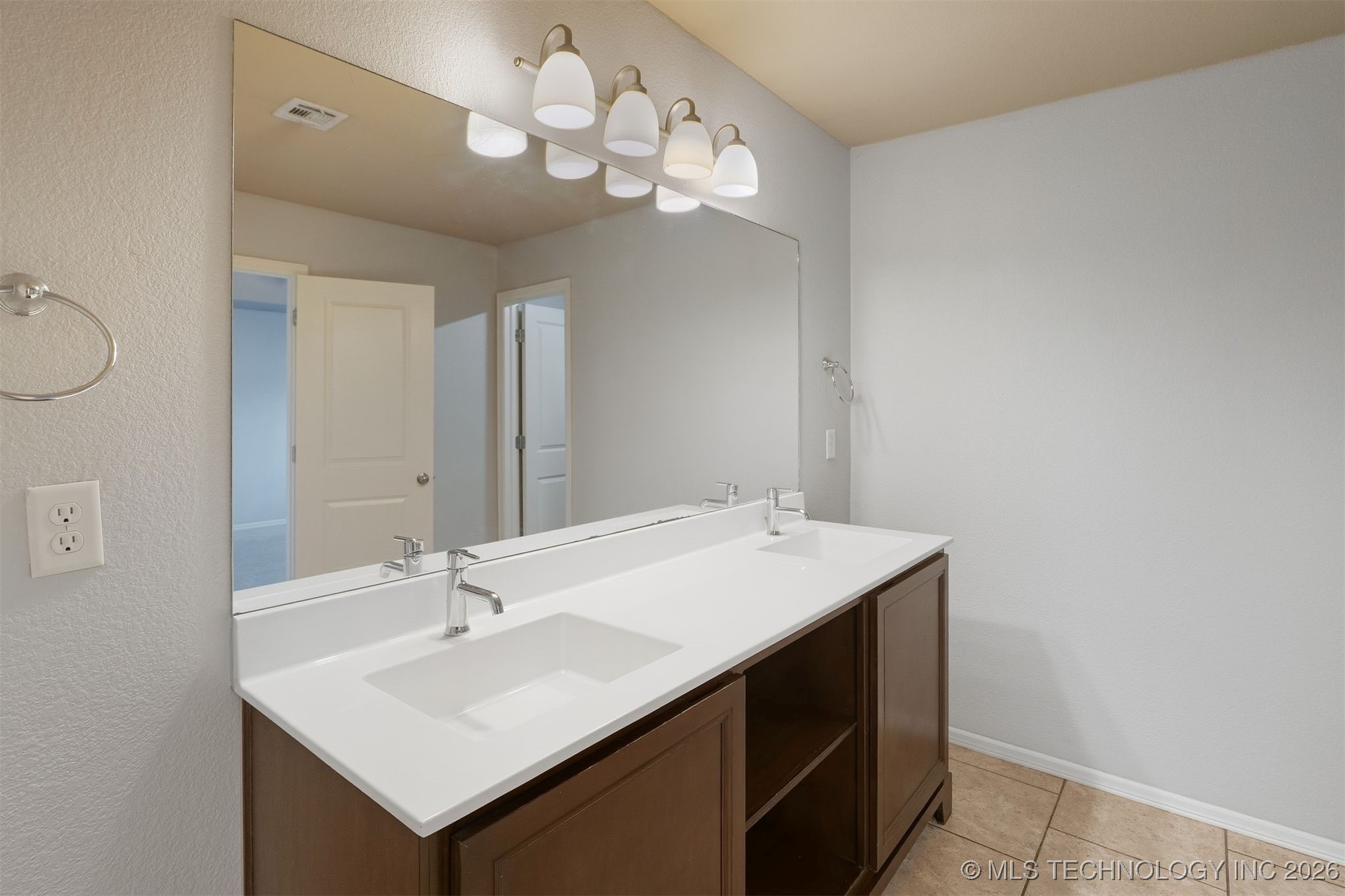 17507 E 44th Street Property Photo 13