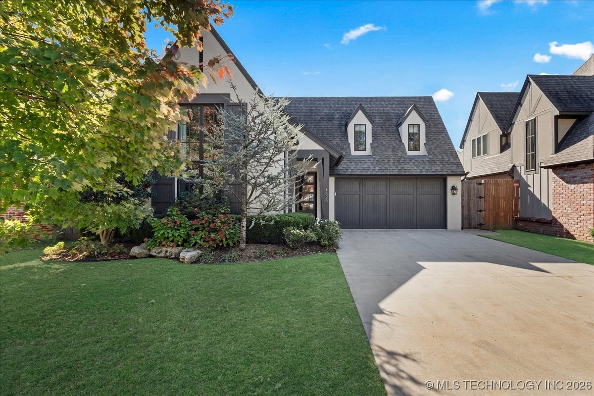 1426 E 37th Place Property Photo 1