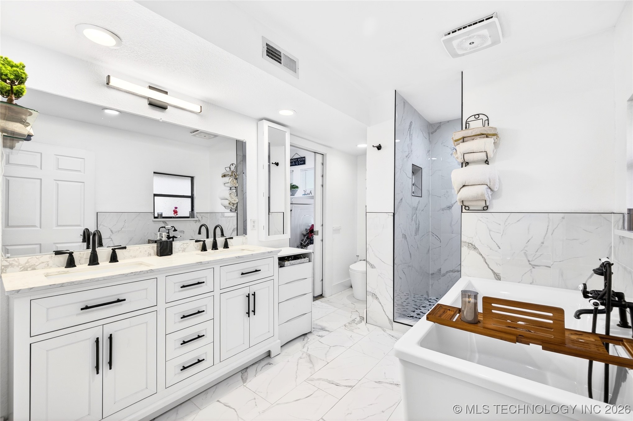 3741 E 108th Street S Property Photo 11