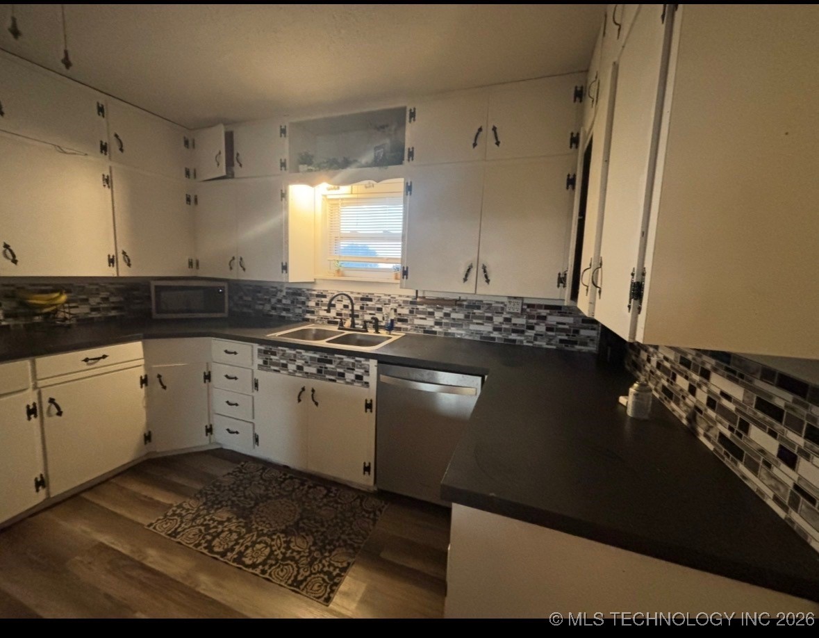 7405 Wainwright Road Property Photo 3