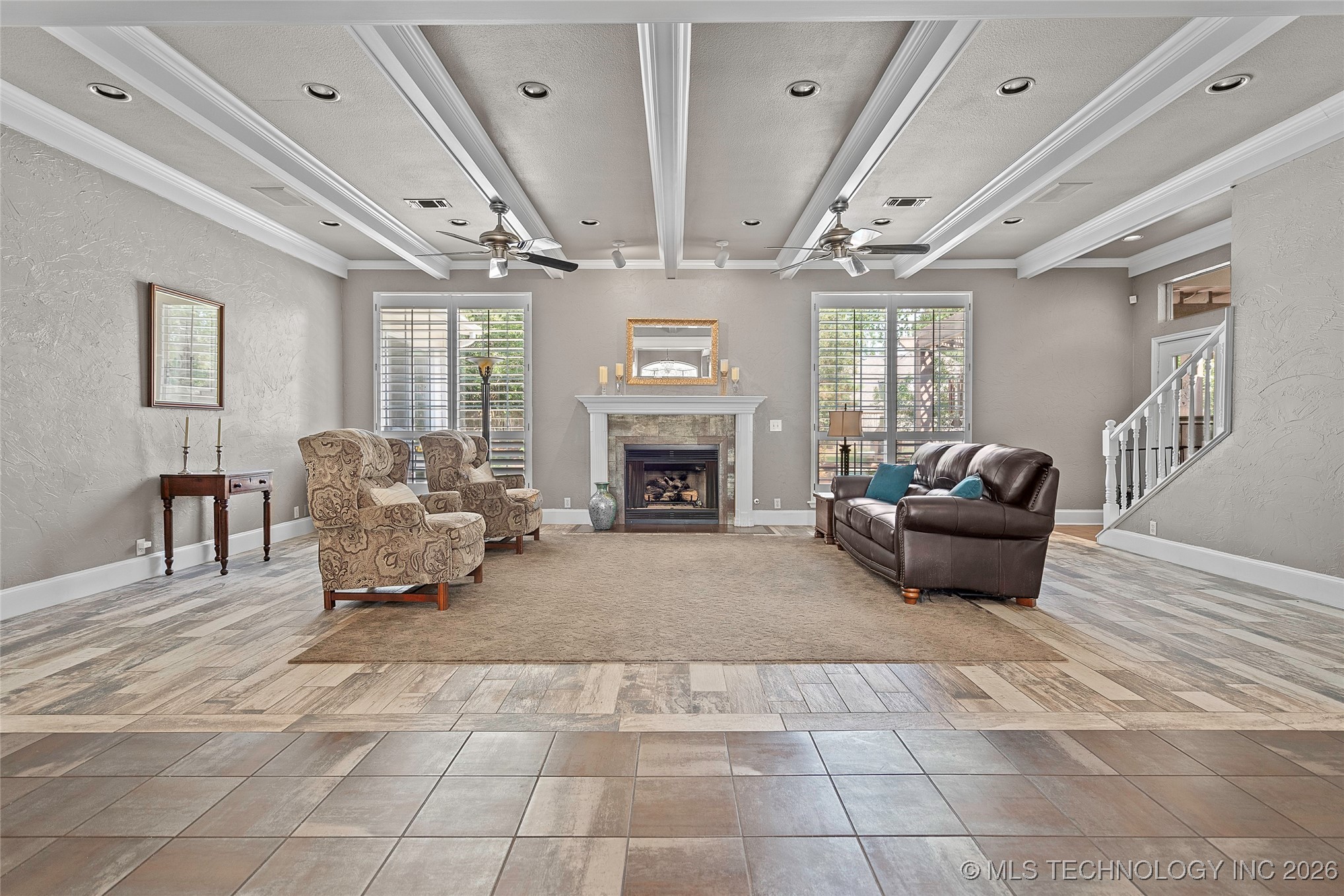 1006 S Rockford Road Property Photo 3