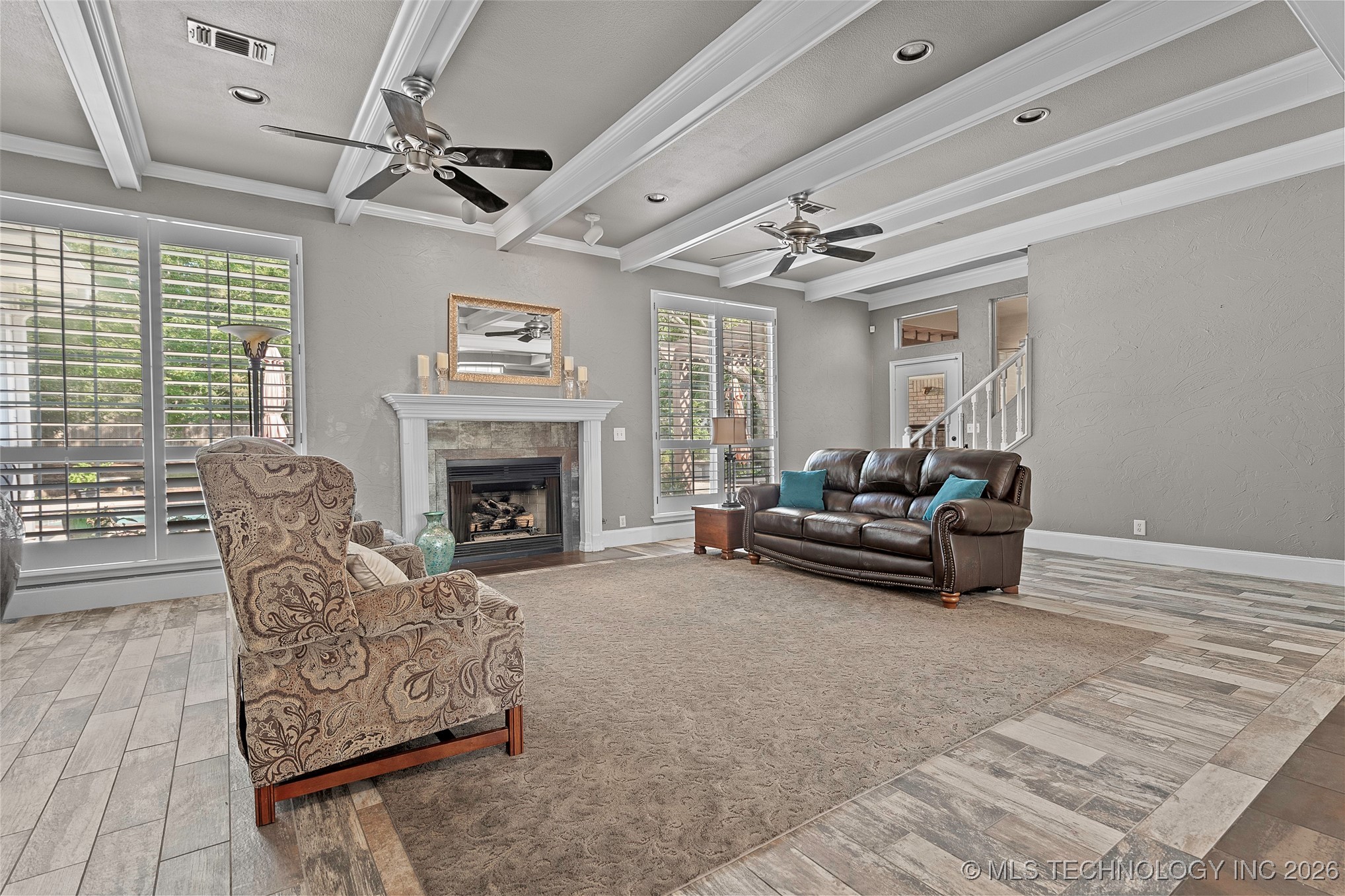 1006 S Rockford Road Property Photo 4