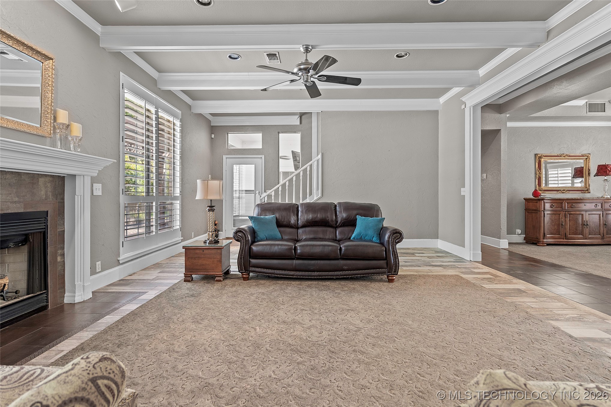 1006 S Rockford Road Property Photo 5