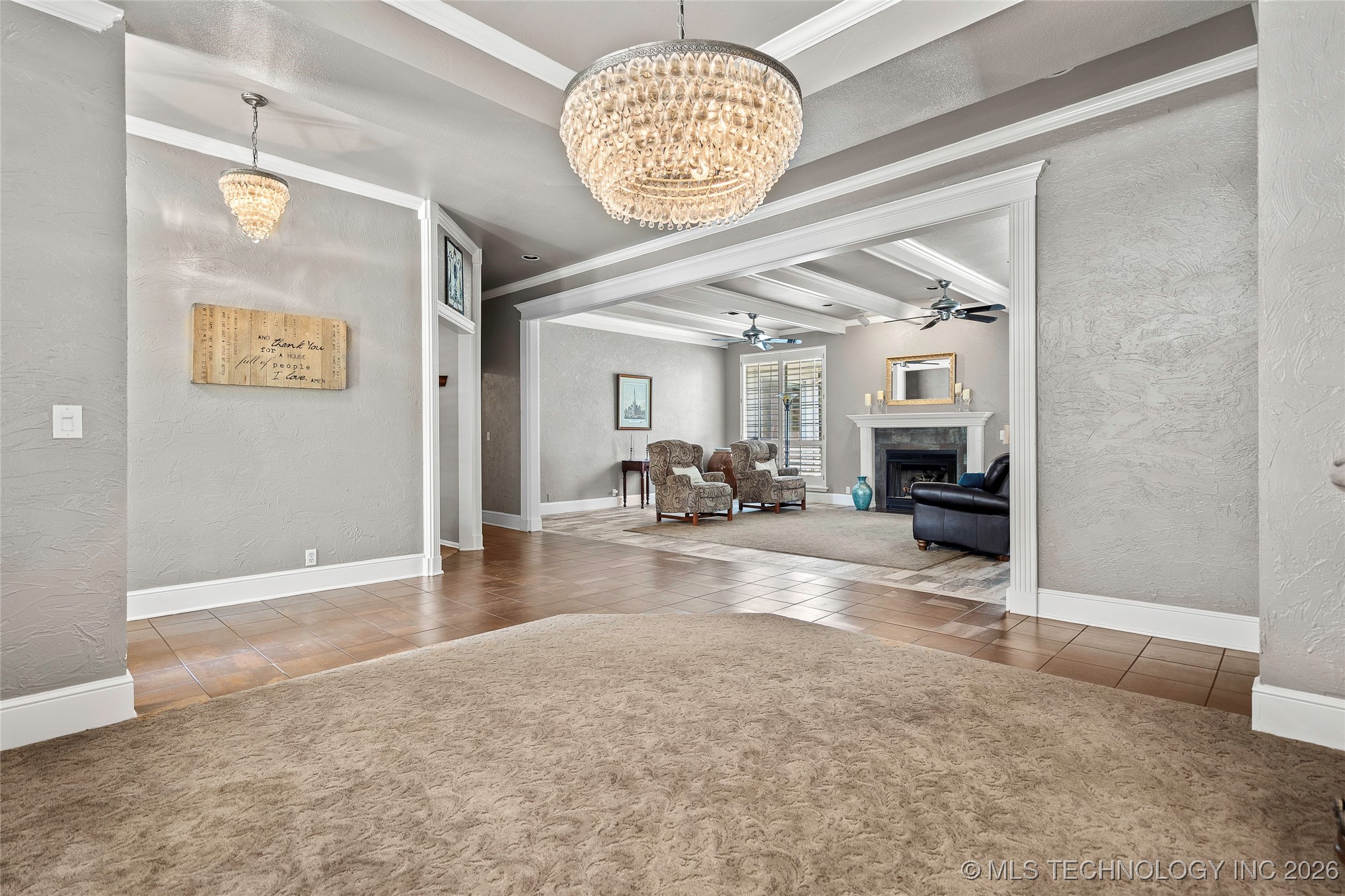 1006 S Rockford Road Property Photo 8