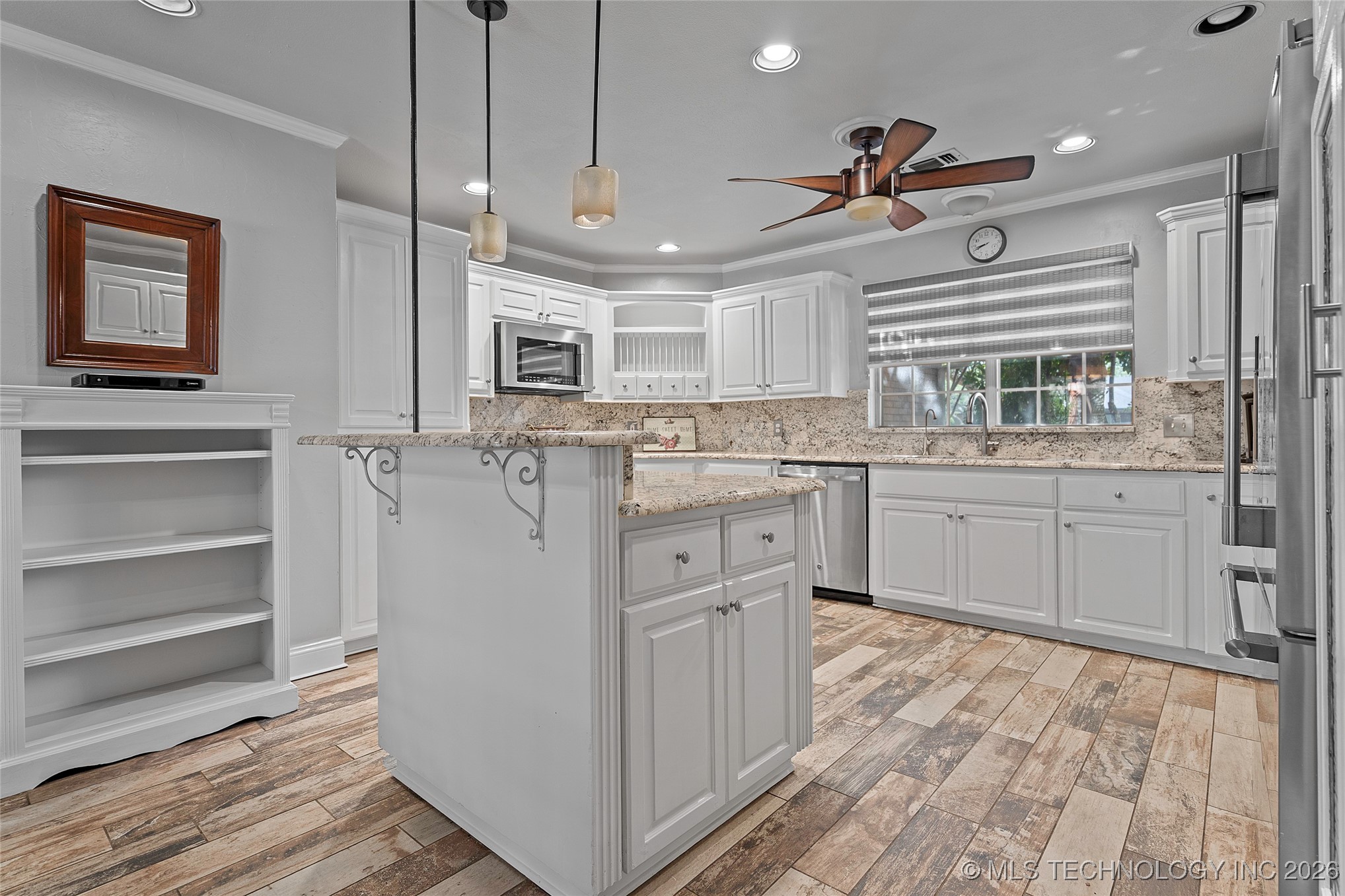 1006 S Rockford Road Property Photo 9