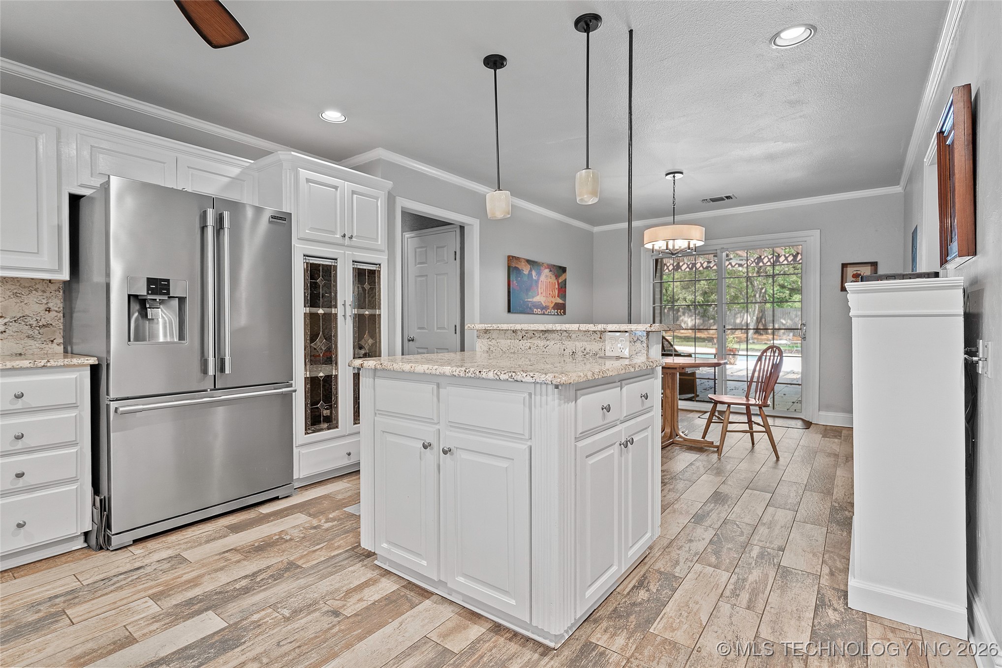 1006 S Rockford Road Property Photo 11