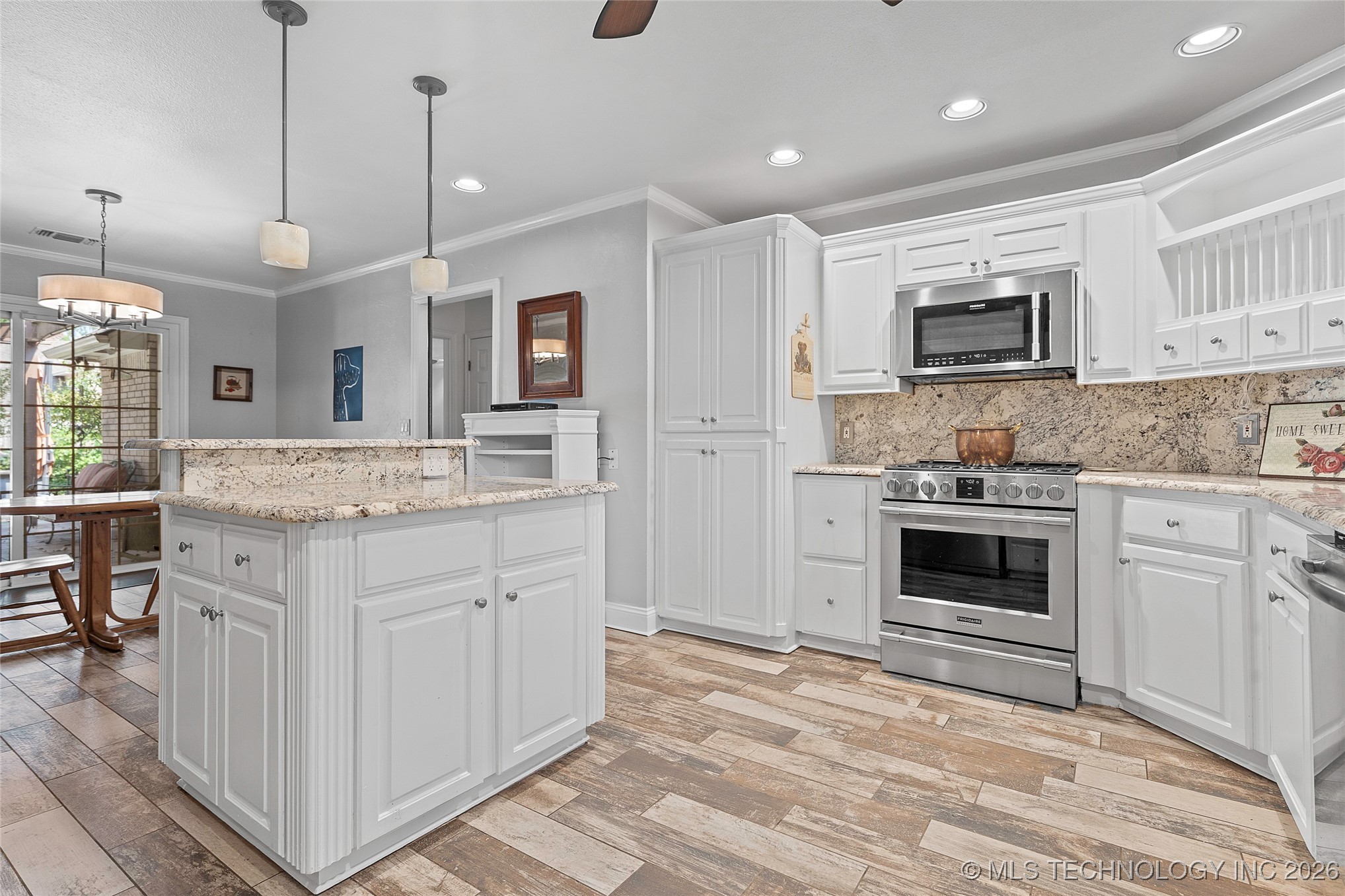 1006 S Rockford Road Property Photo 12